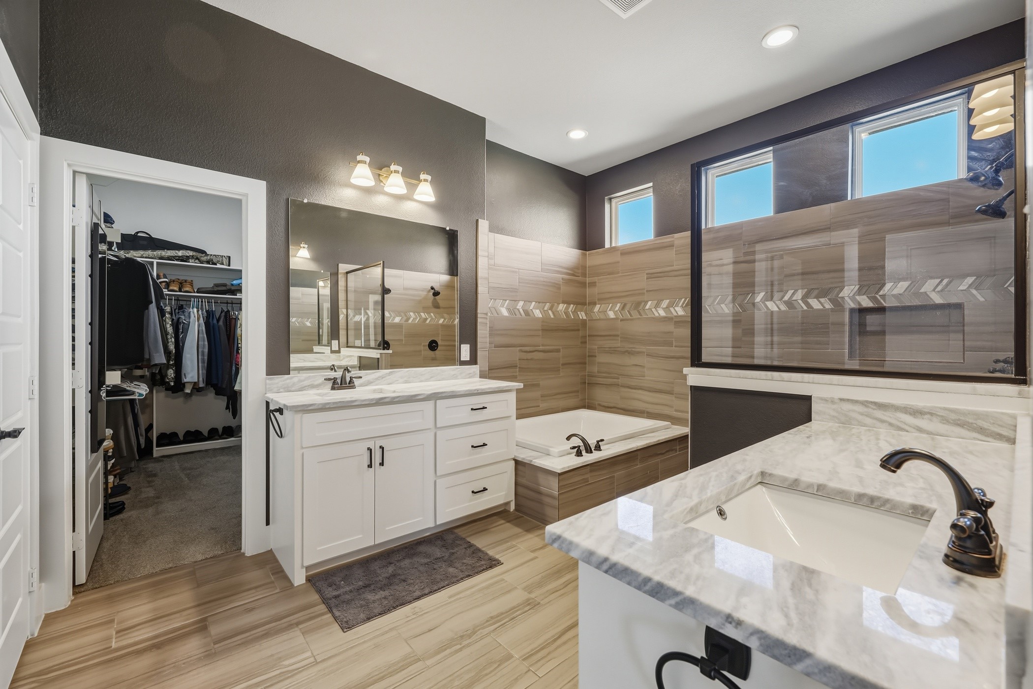 6579 Oak Ridge Court
