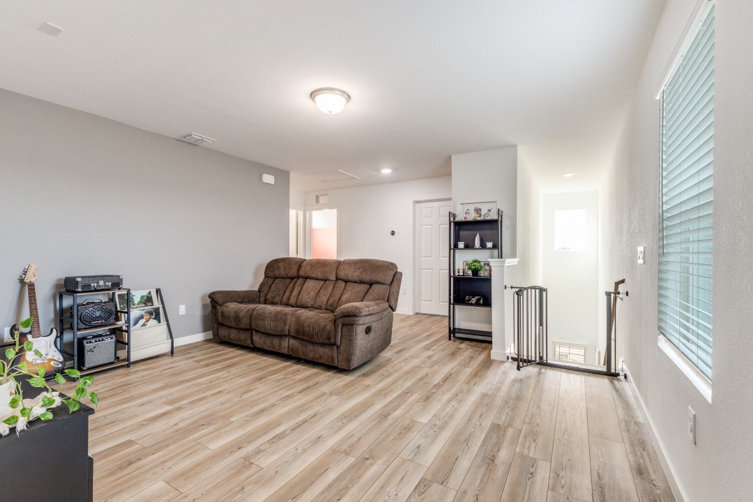 14033 Gaskin Street