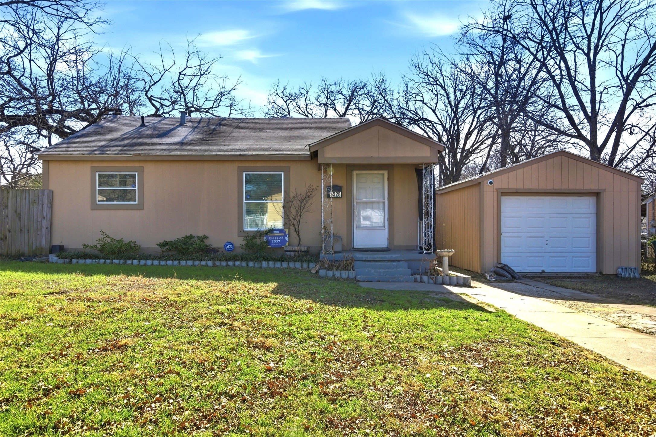 5528 Greenlee Street