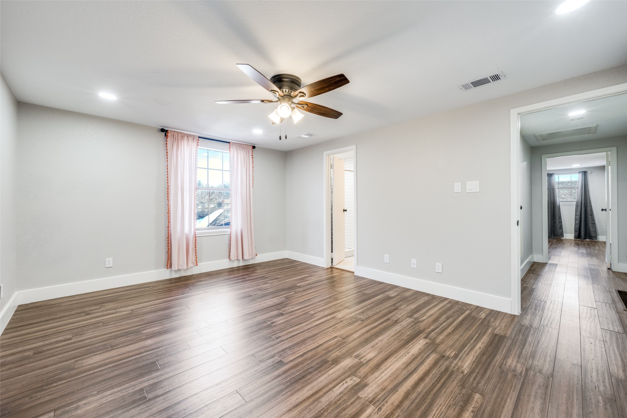 1929 N Lake Trail