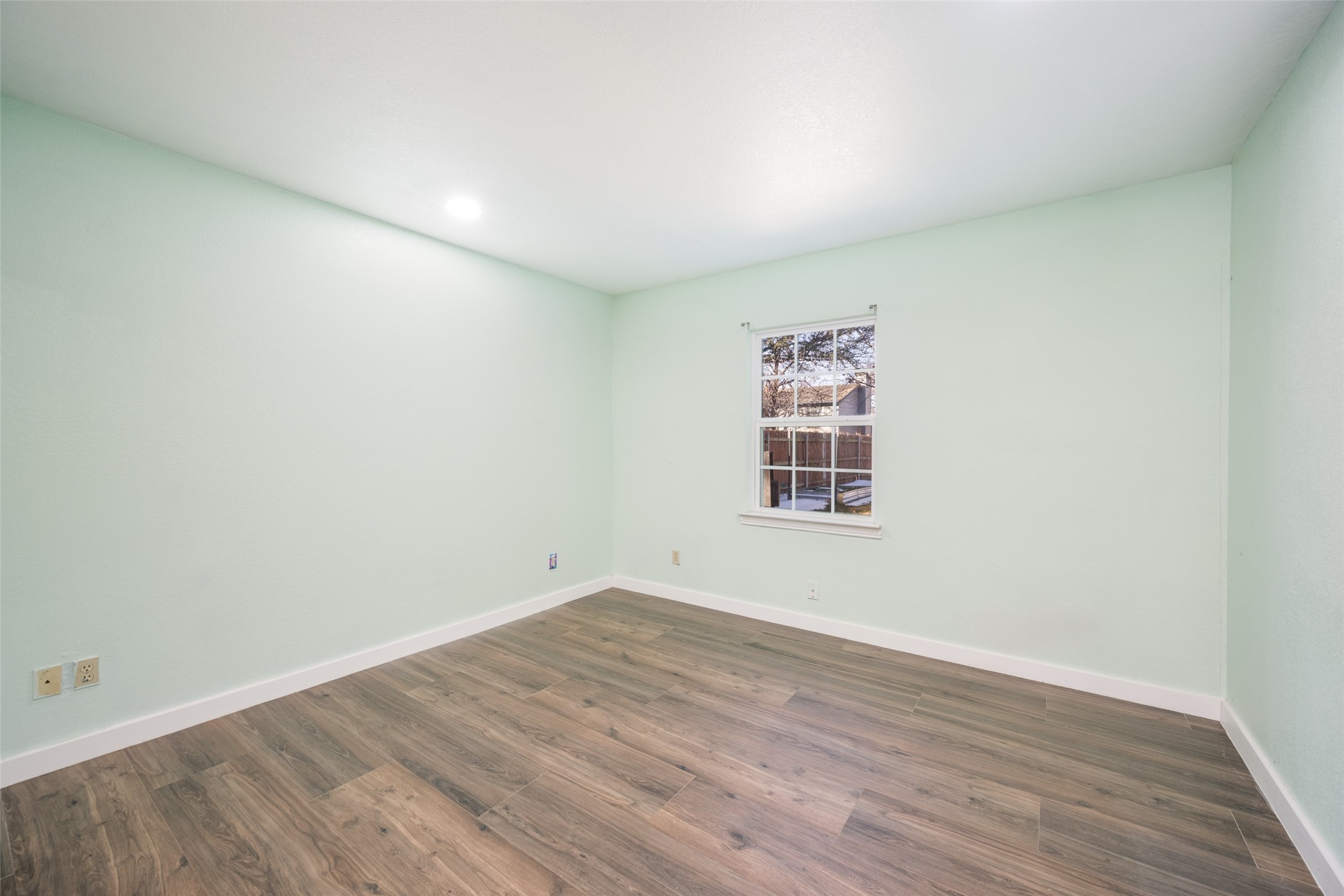 1929 N Lake Trail