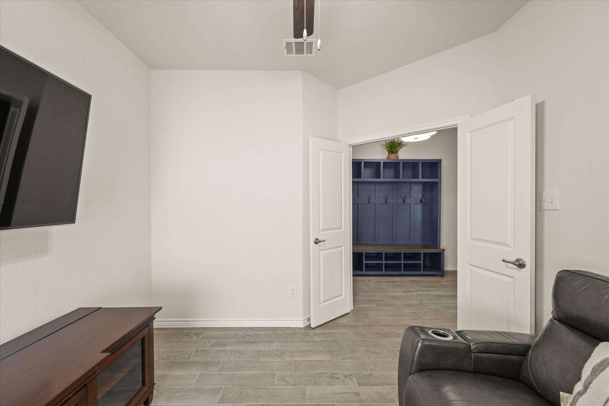 4096 Ellinger Drive