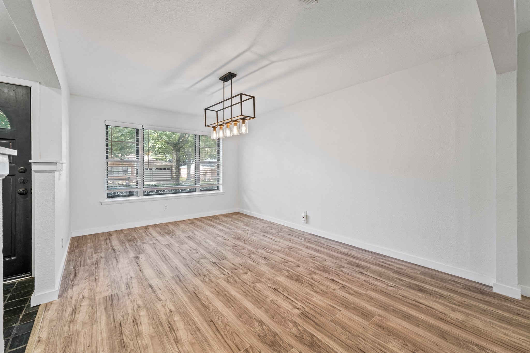 600 Circleview Drive N