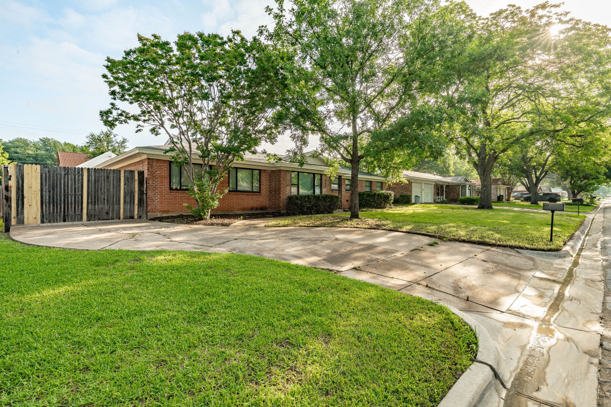 600 Circleview Drive N
