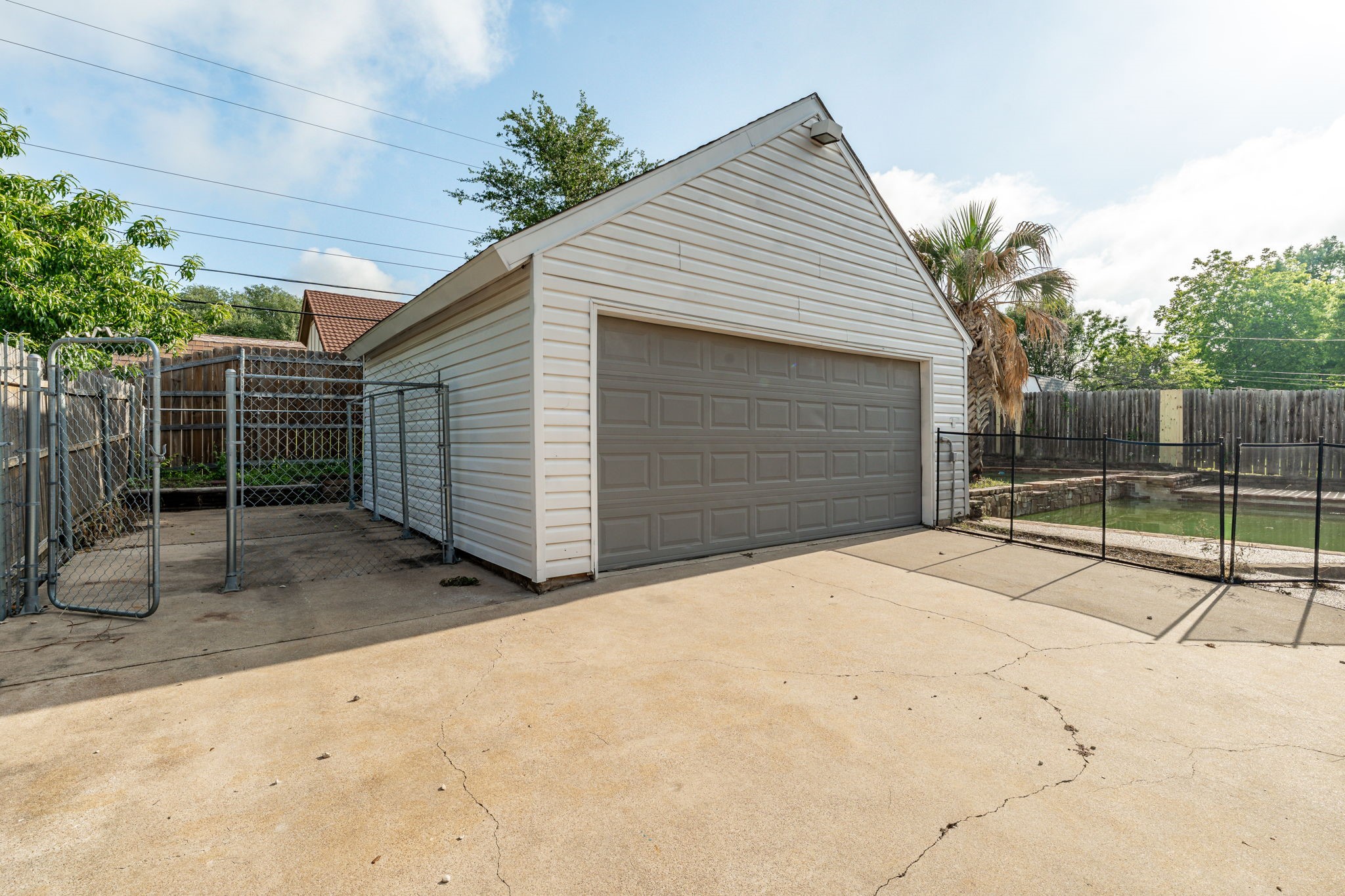 600 Circleview Drive N