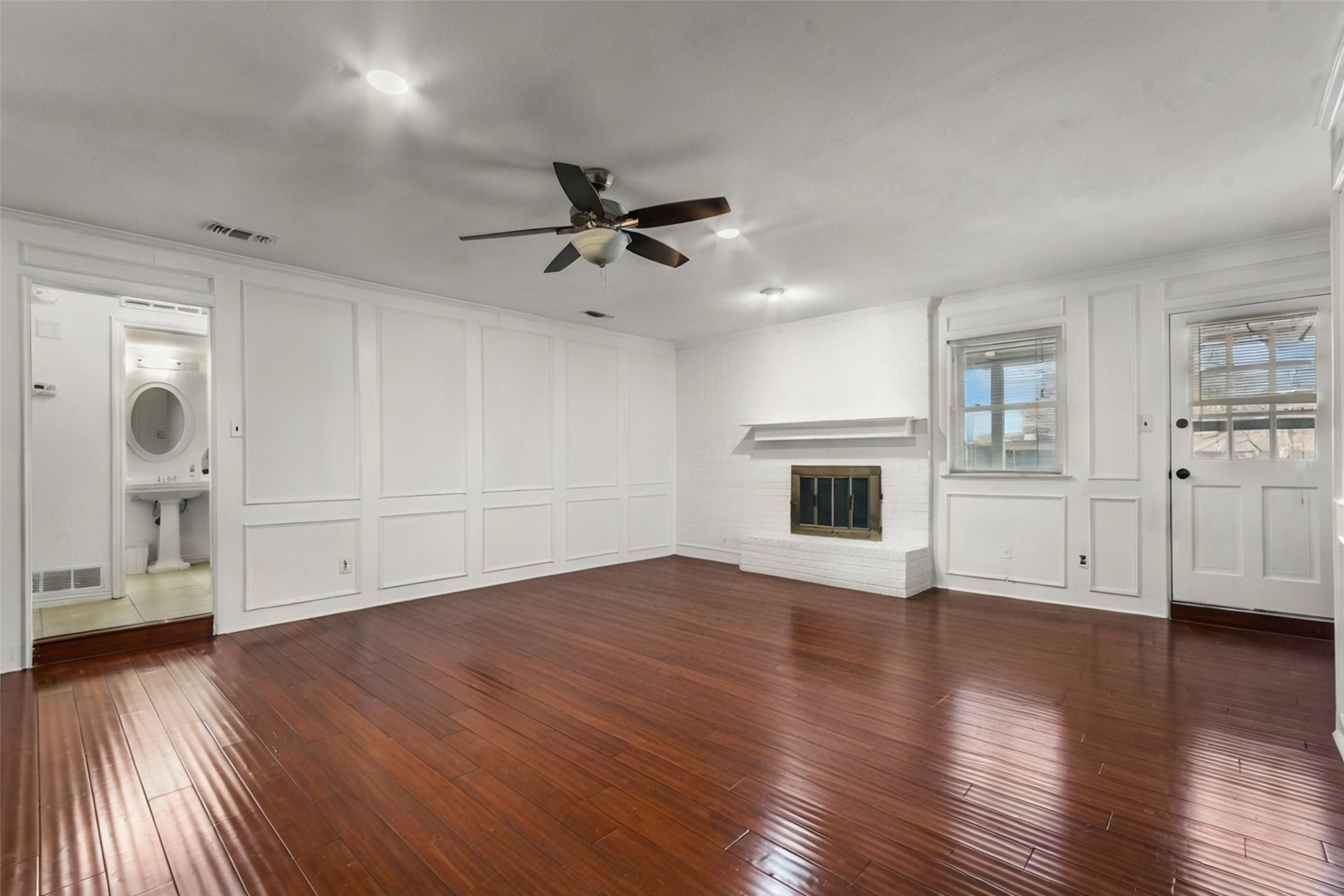 201 Kingsbridge Drive