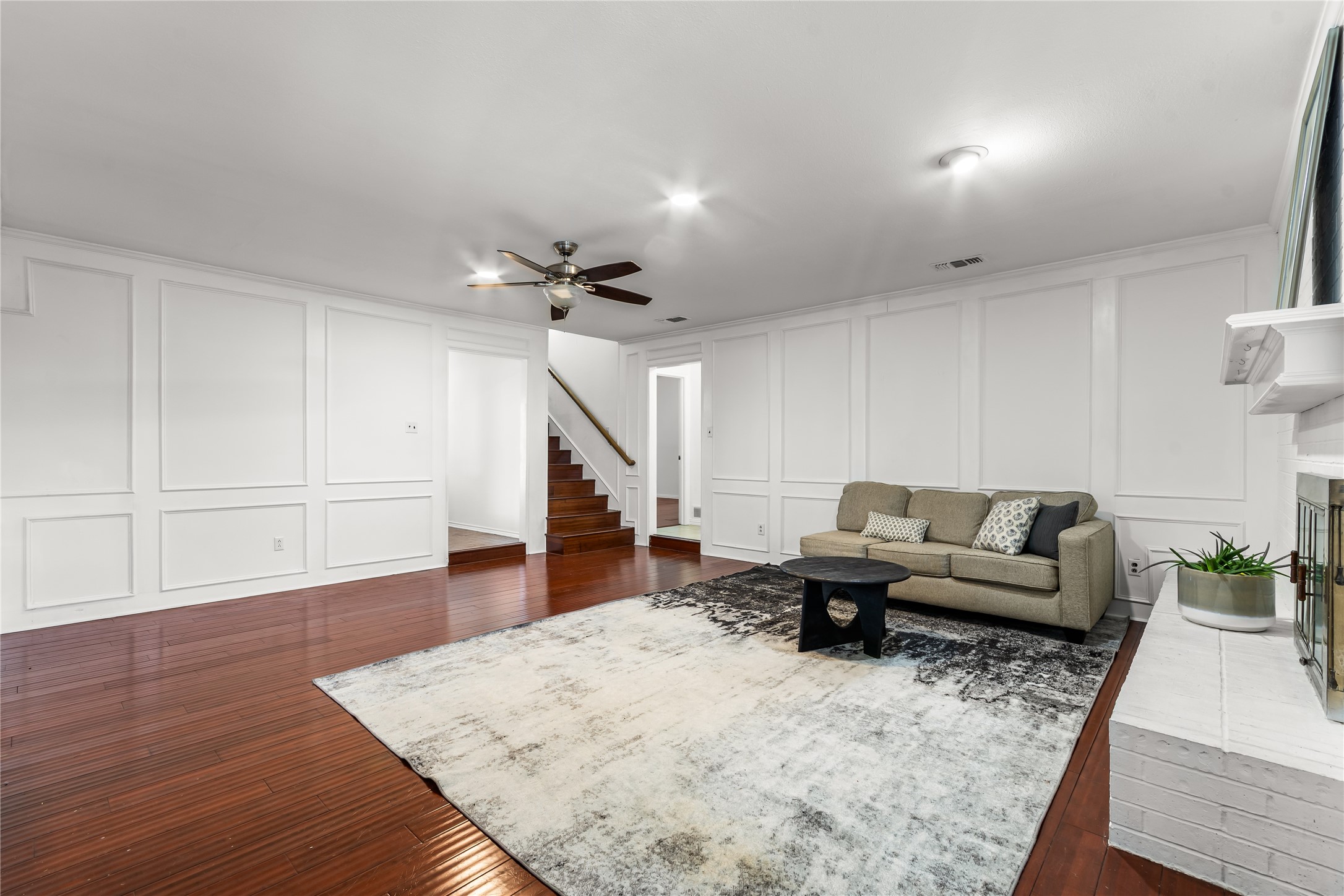 201 Kingsbridge Drive