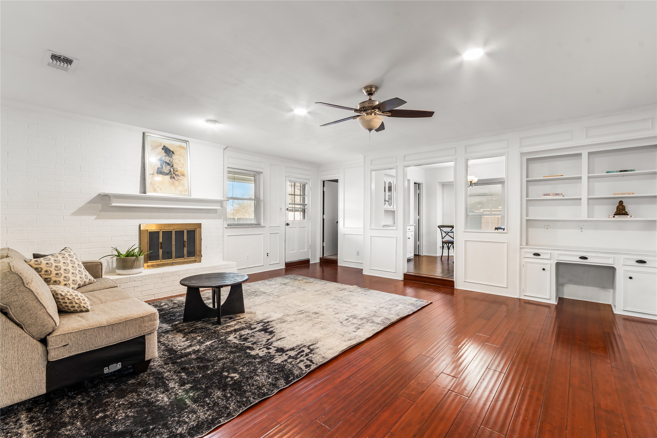 201 Kingsbridge Drive