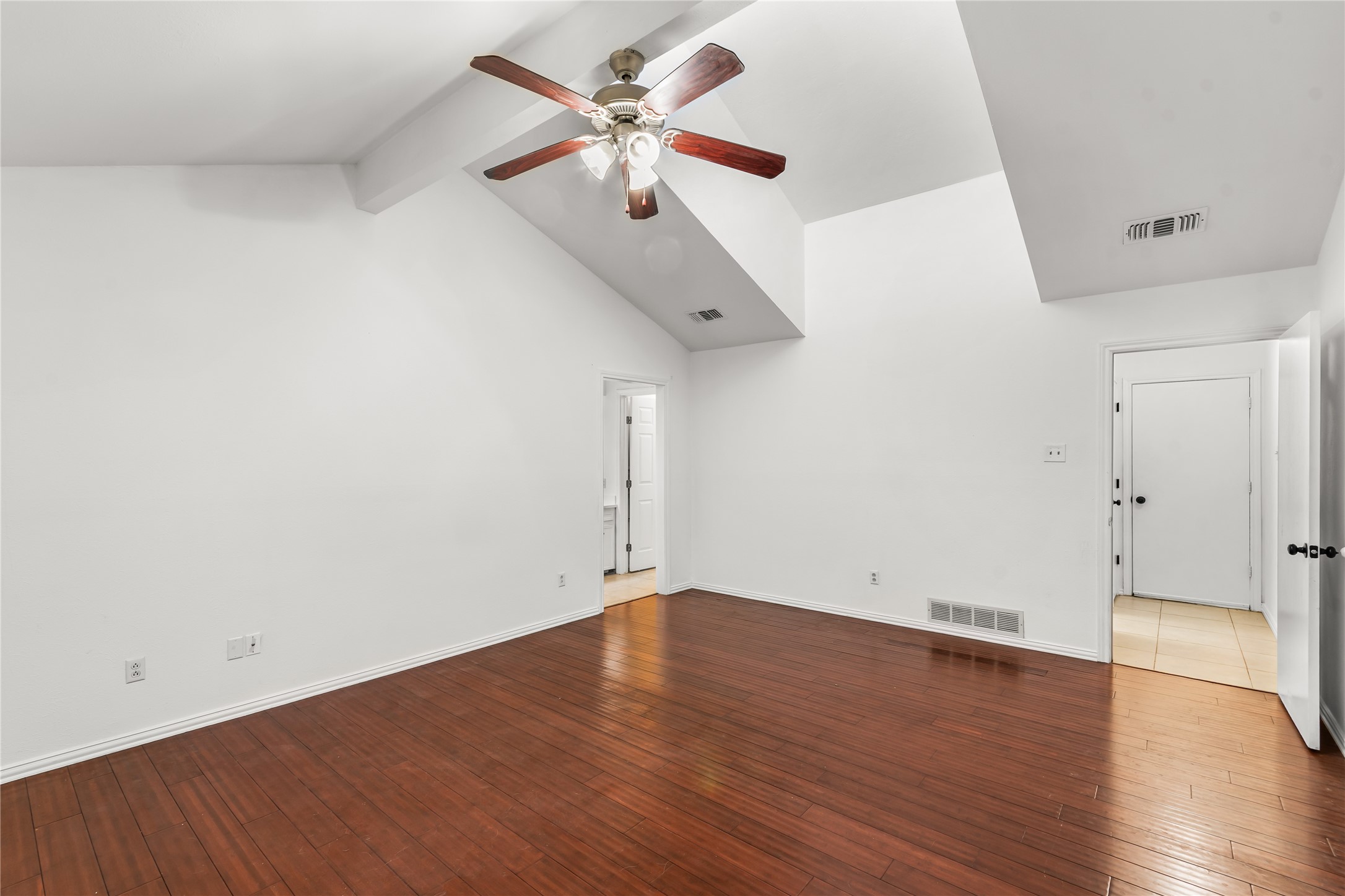201 Kingsbridge Drive