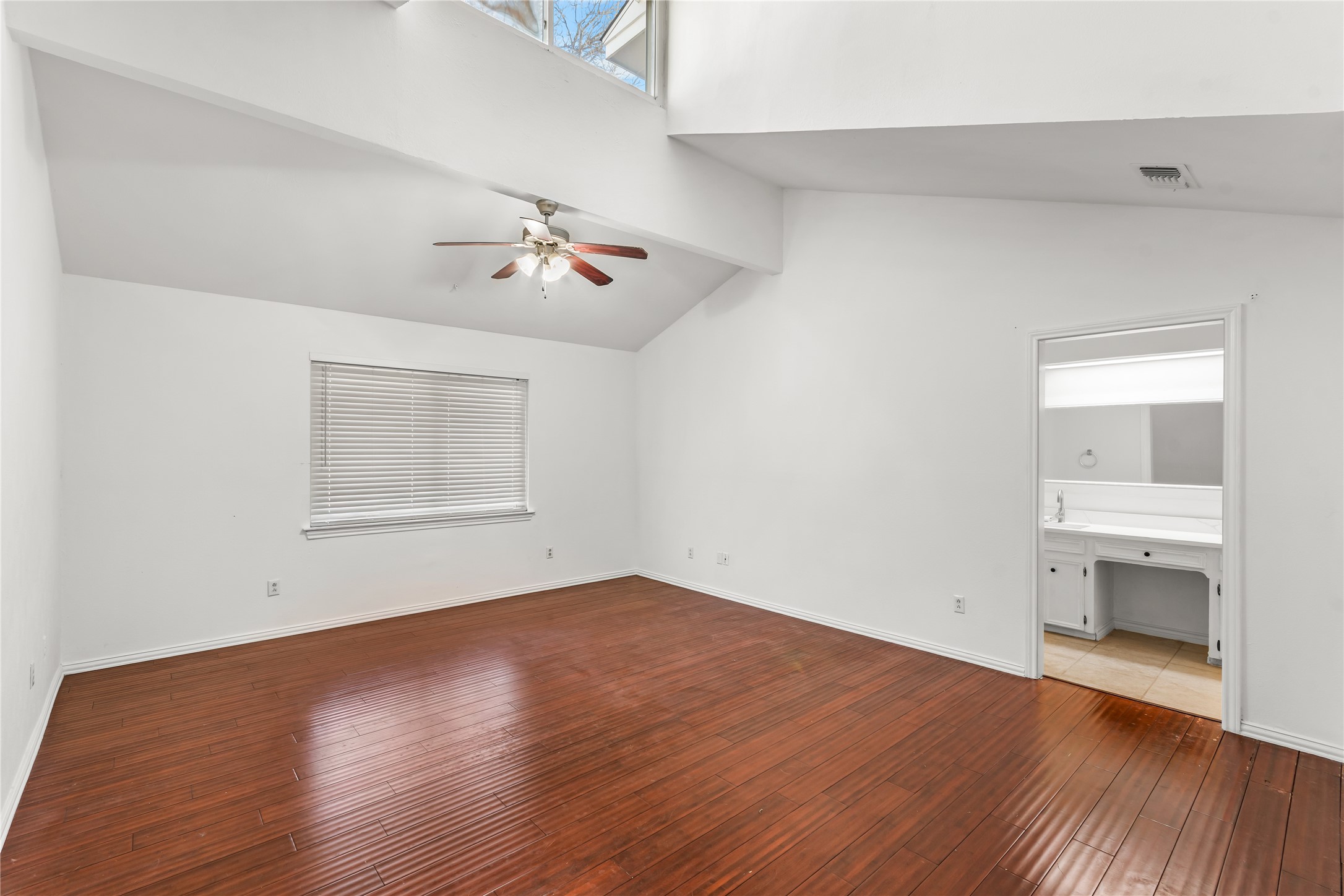 201 Kingsbridge Drive