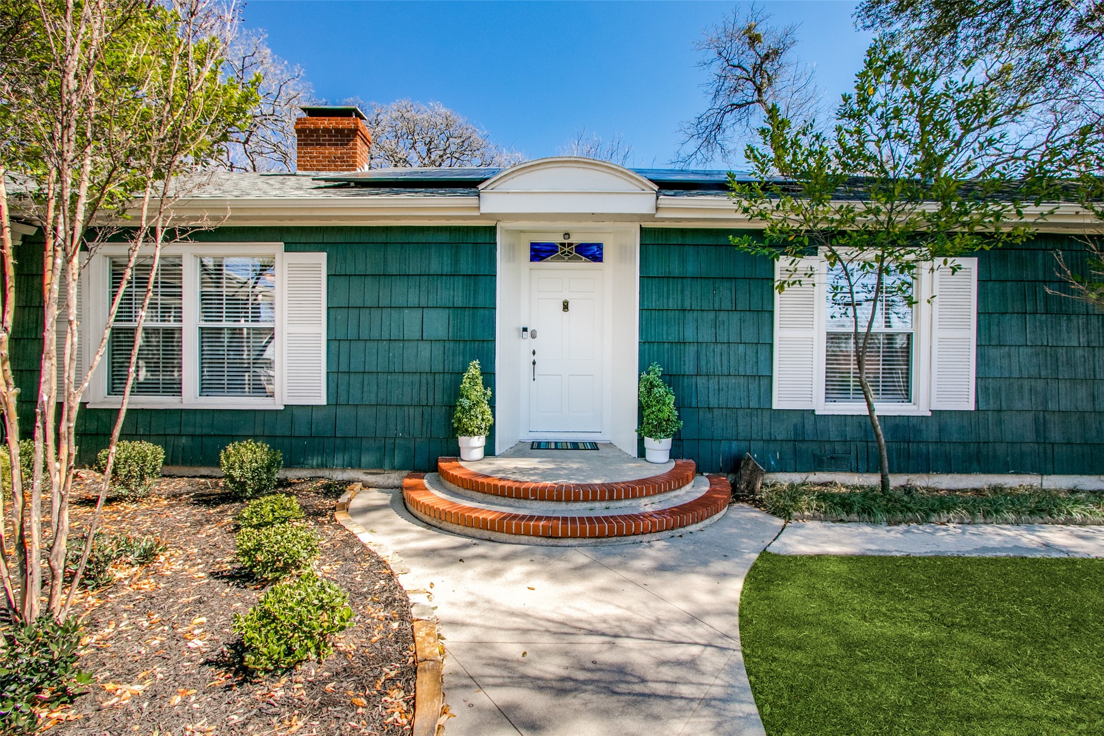 2010 N Locust Street