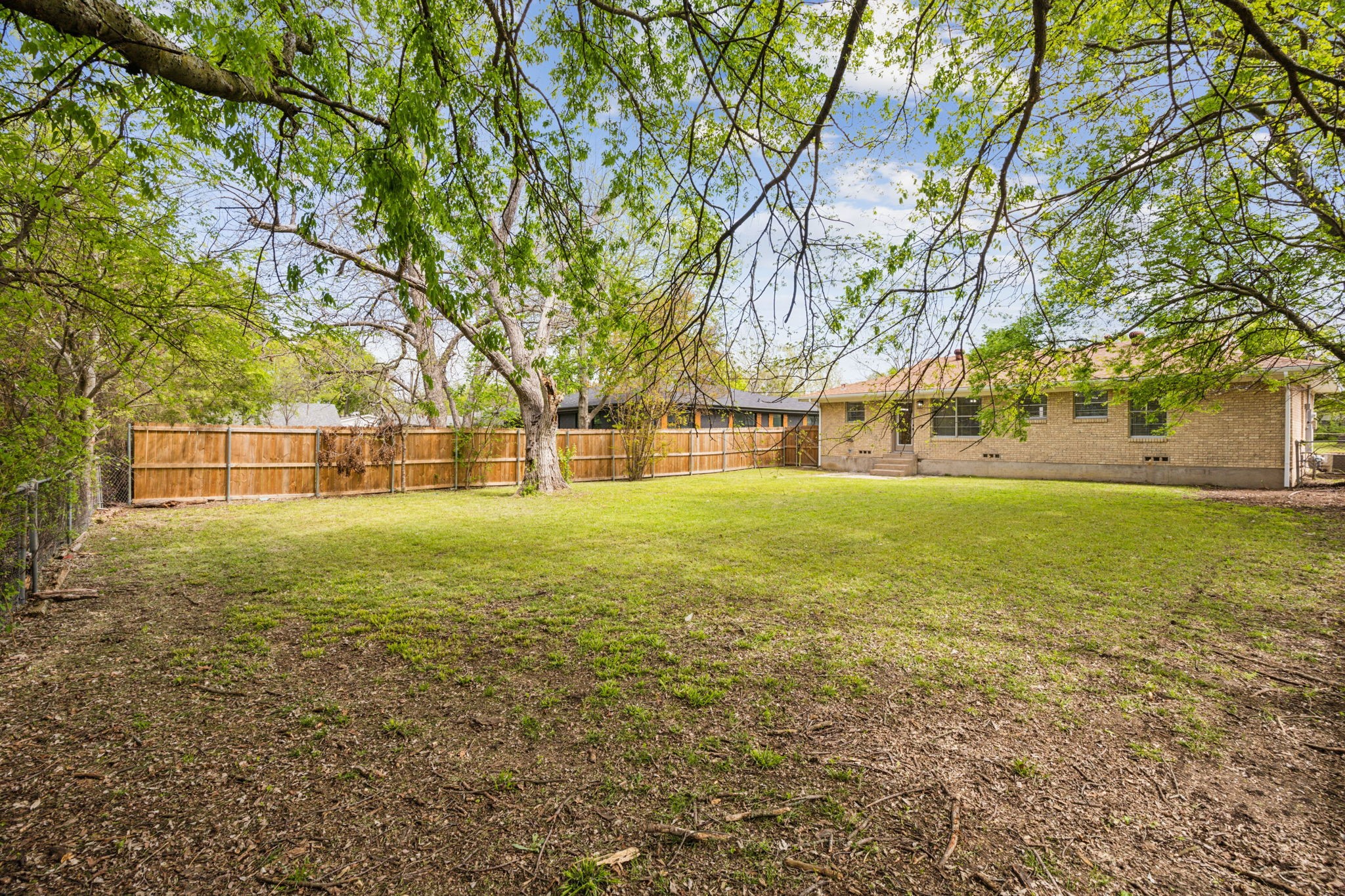 1006 N Grant Drive