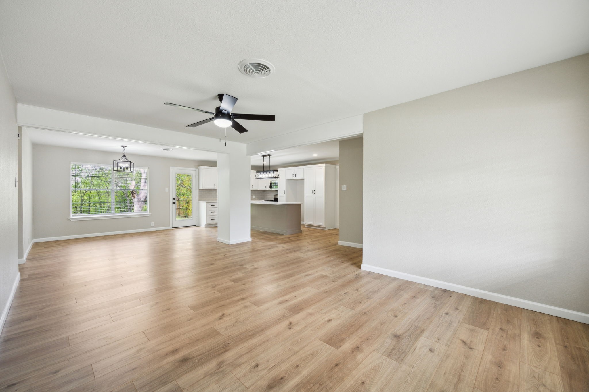 1006 N Grant Drive