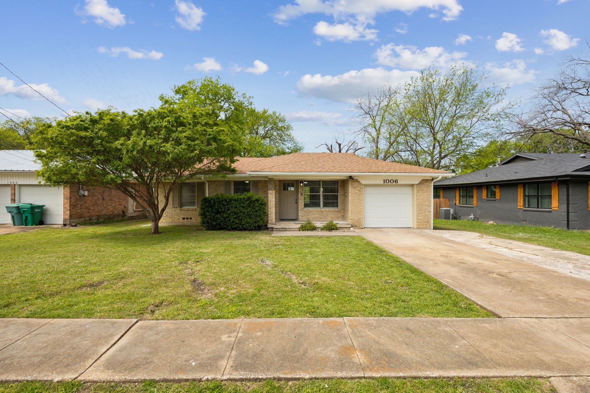 1006 N Grant Drive