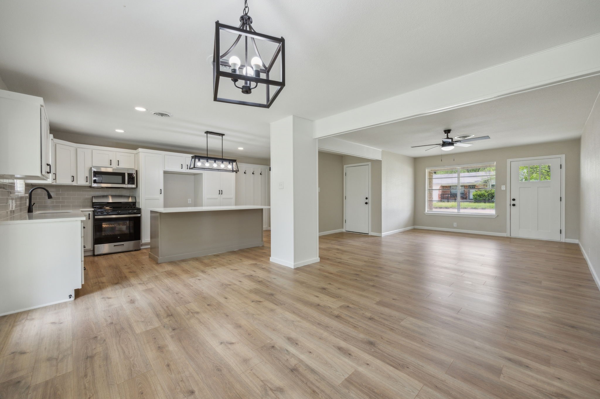 1006 N Grant Drive
