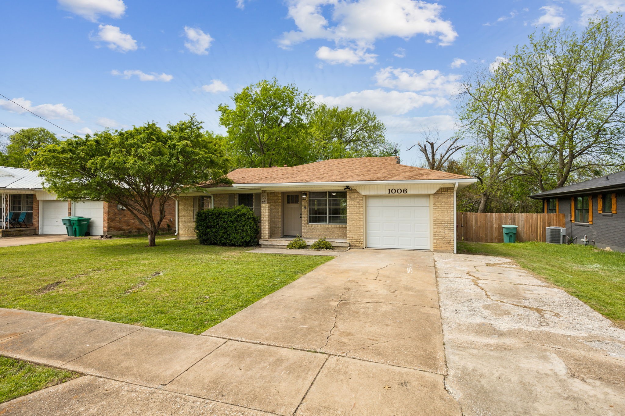 1006 N Grant Drive