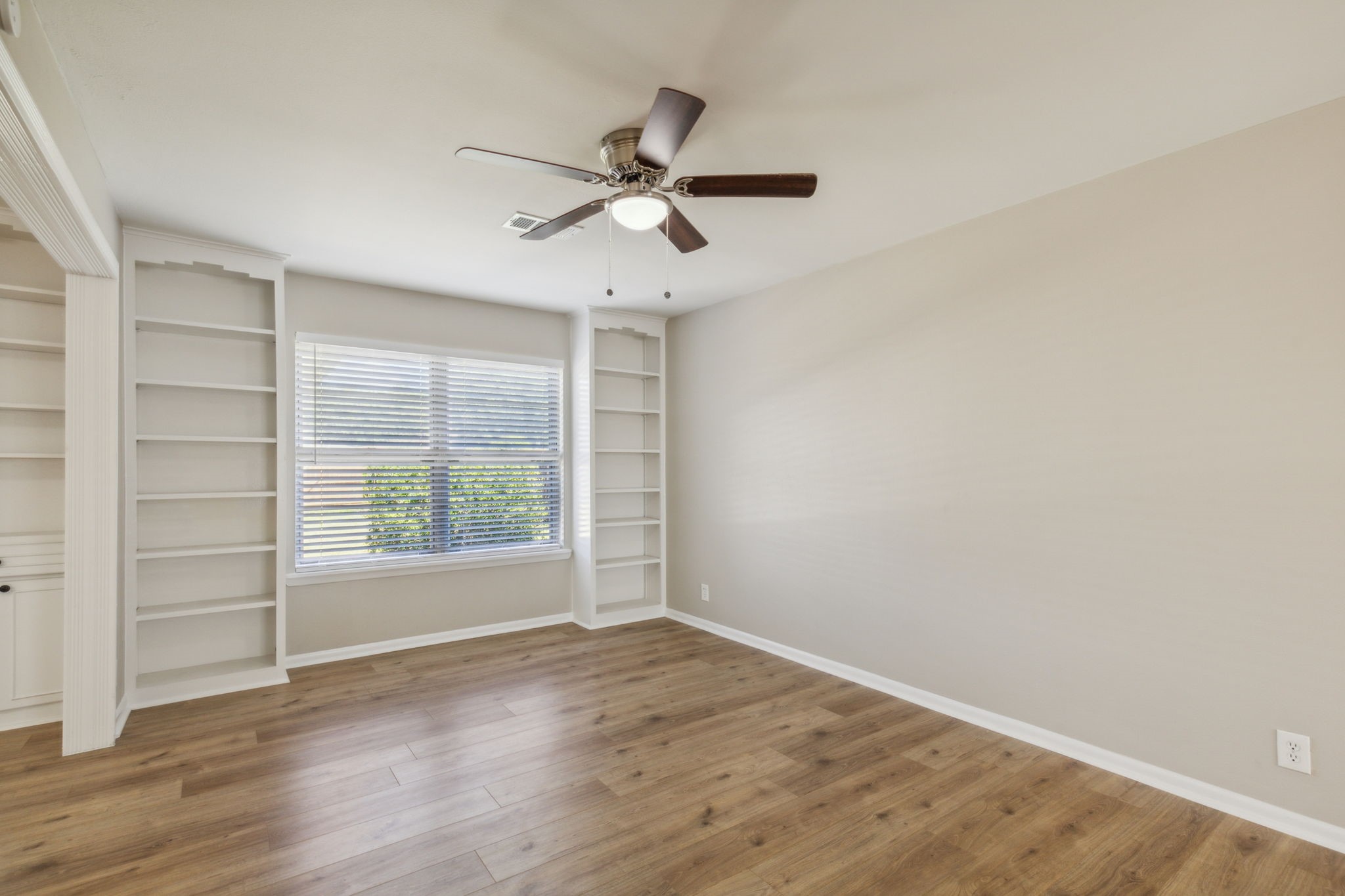 805 La Salle Drive