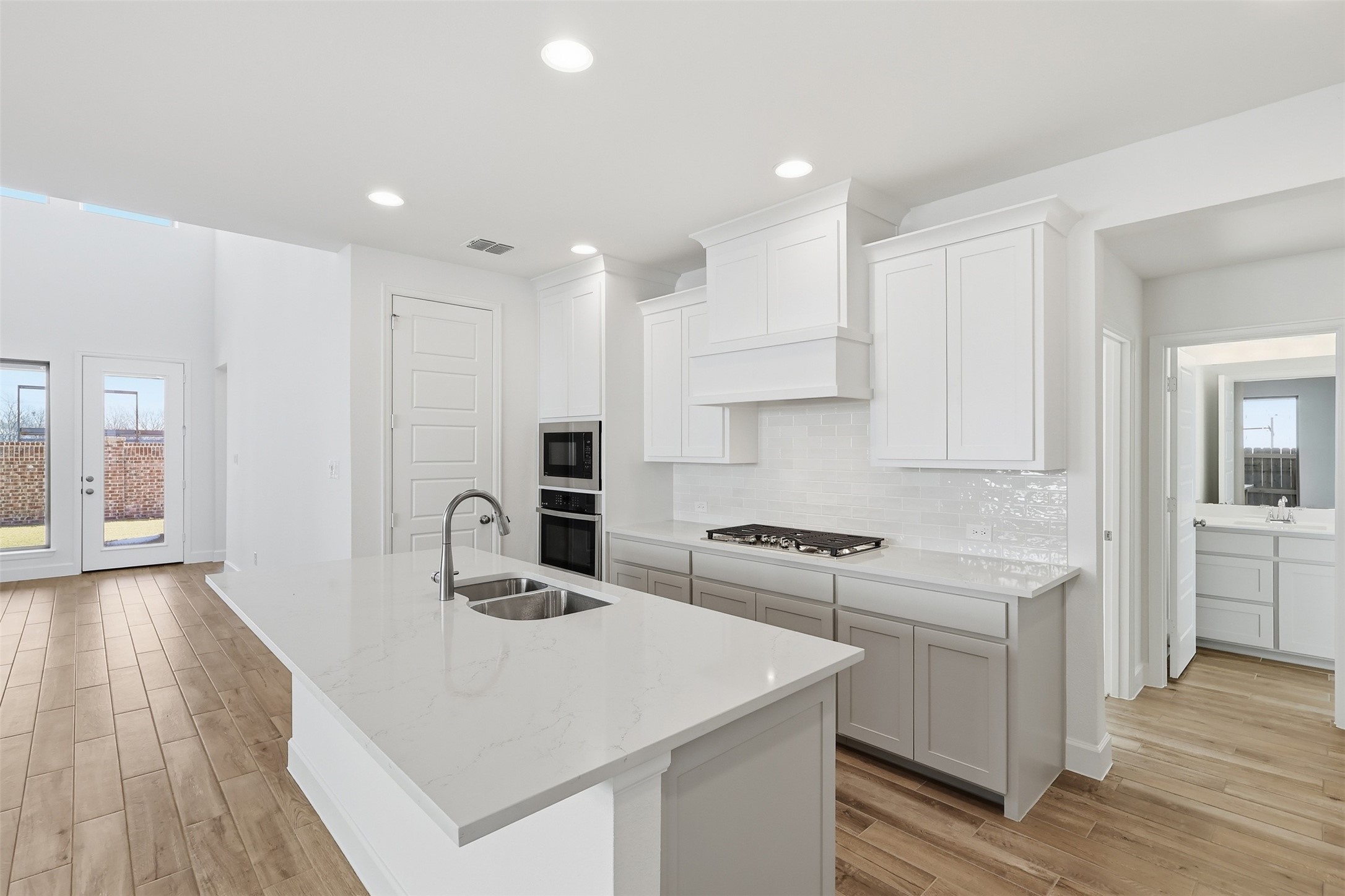 2605 Fargo Place