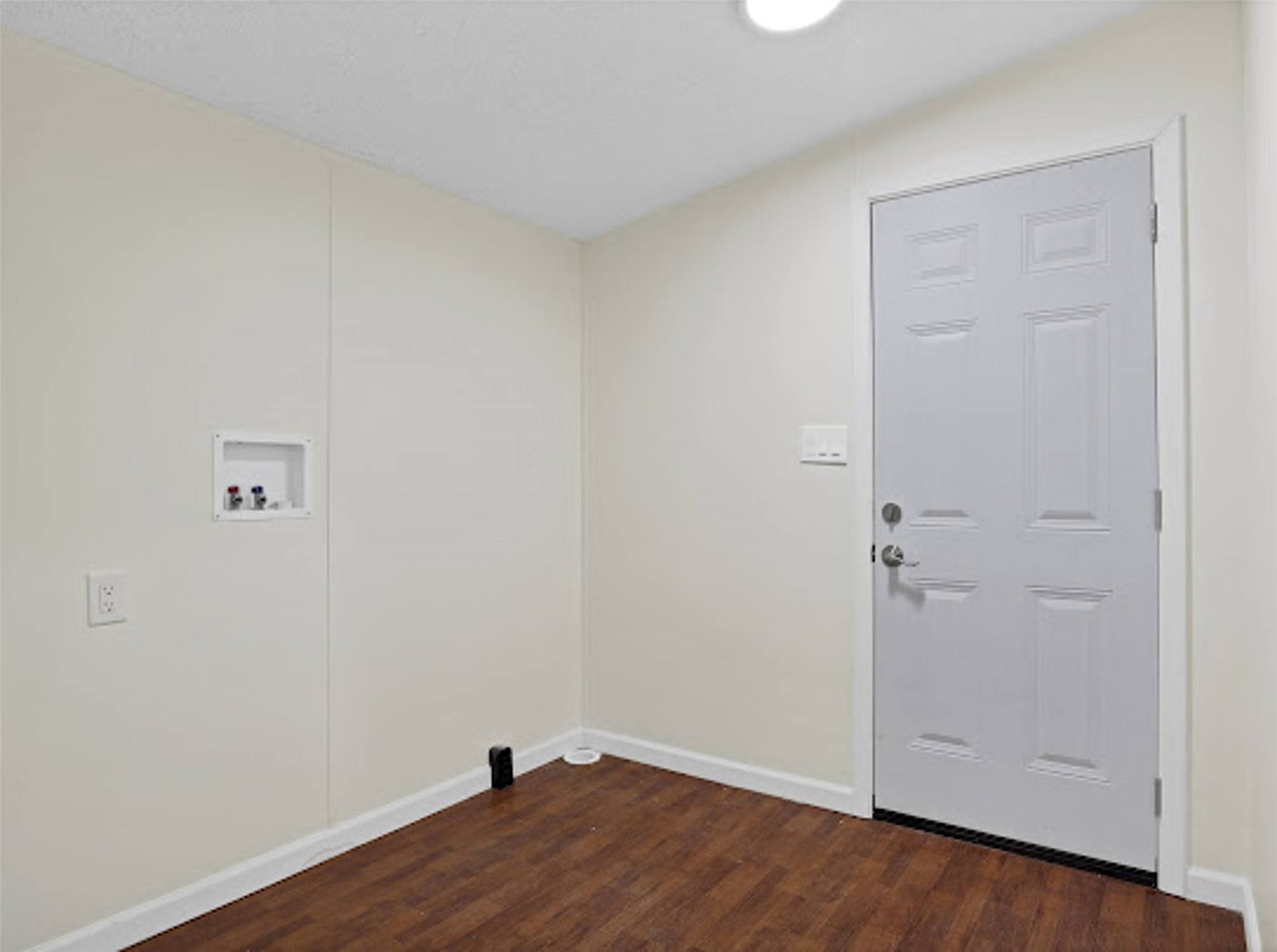 6104 Hawk Court