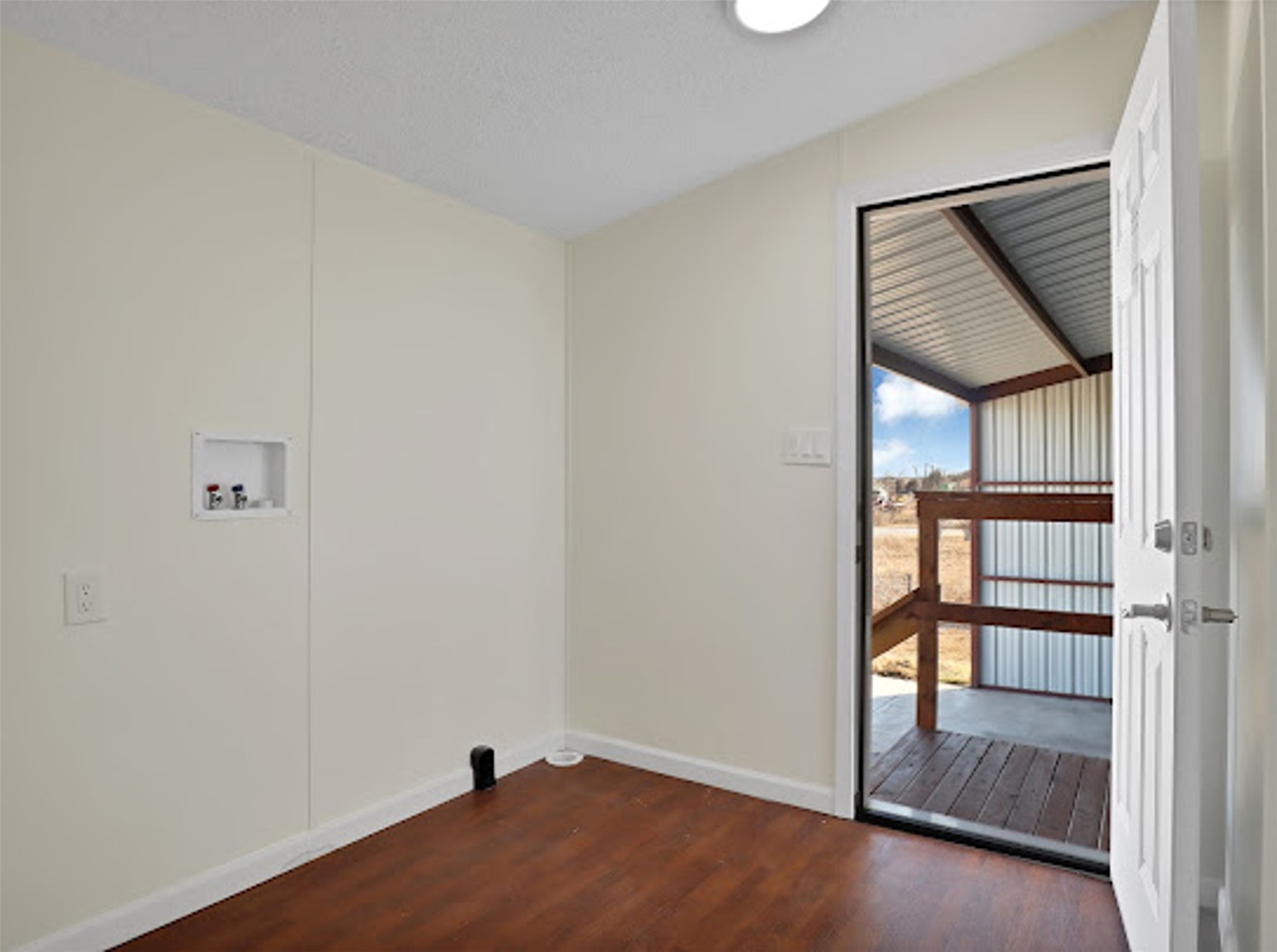 6104 Hawk Court