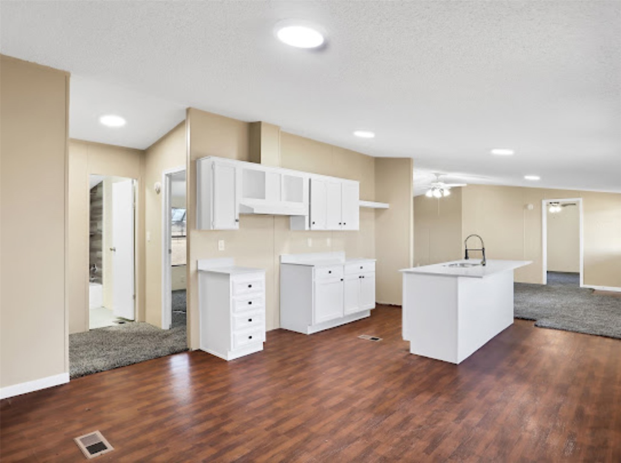 6104 Hawk Court