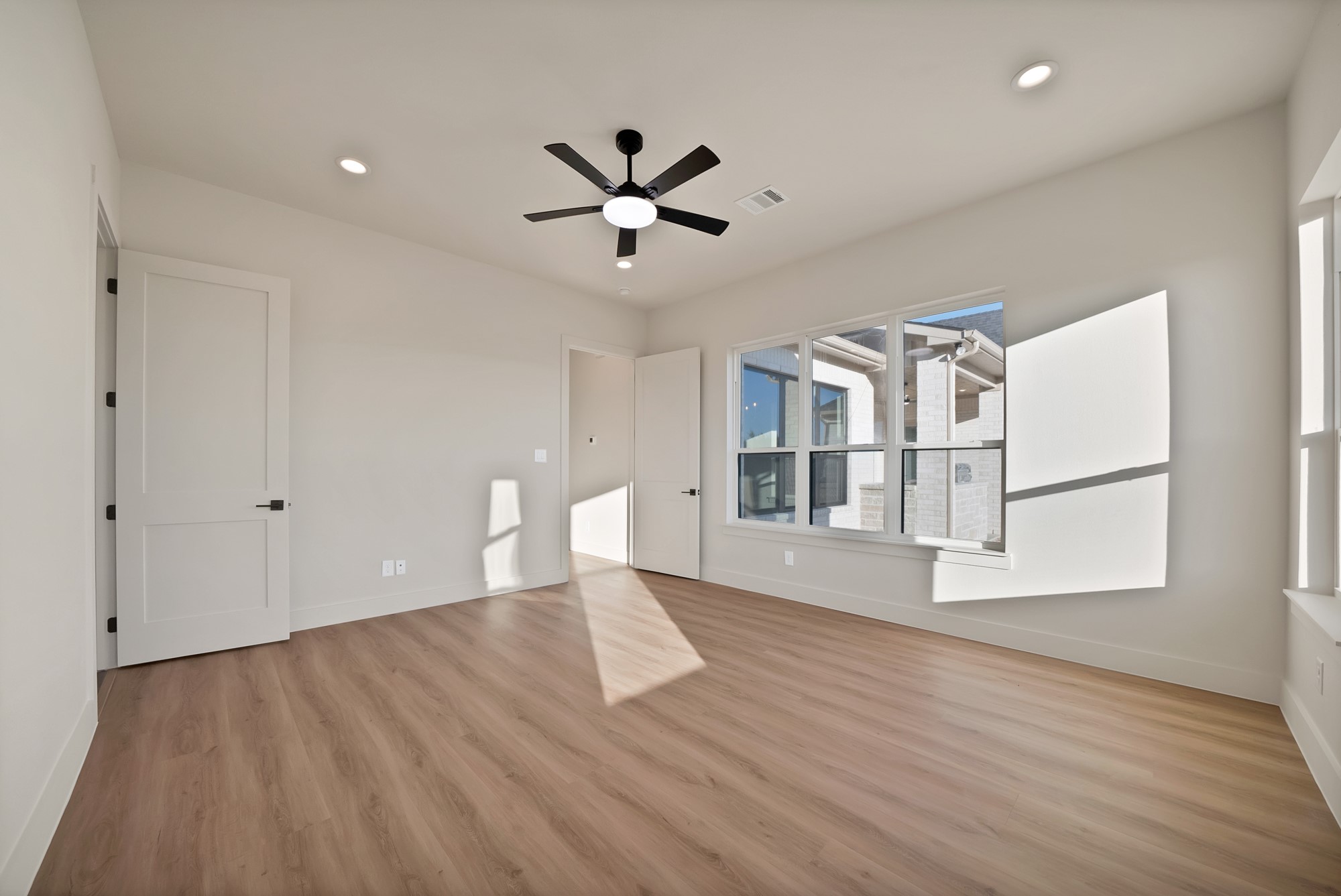 1008 Eagles Bluff Drive