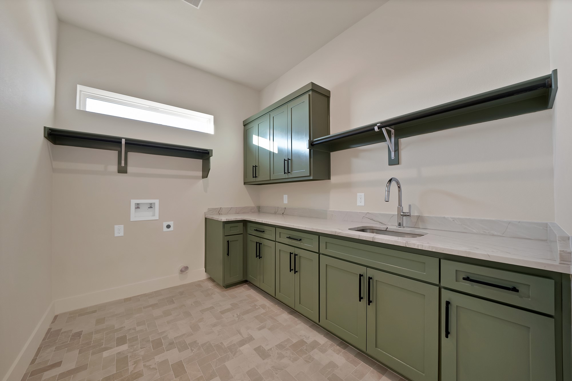 1008 Eagles Bluff Drive