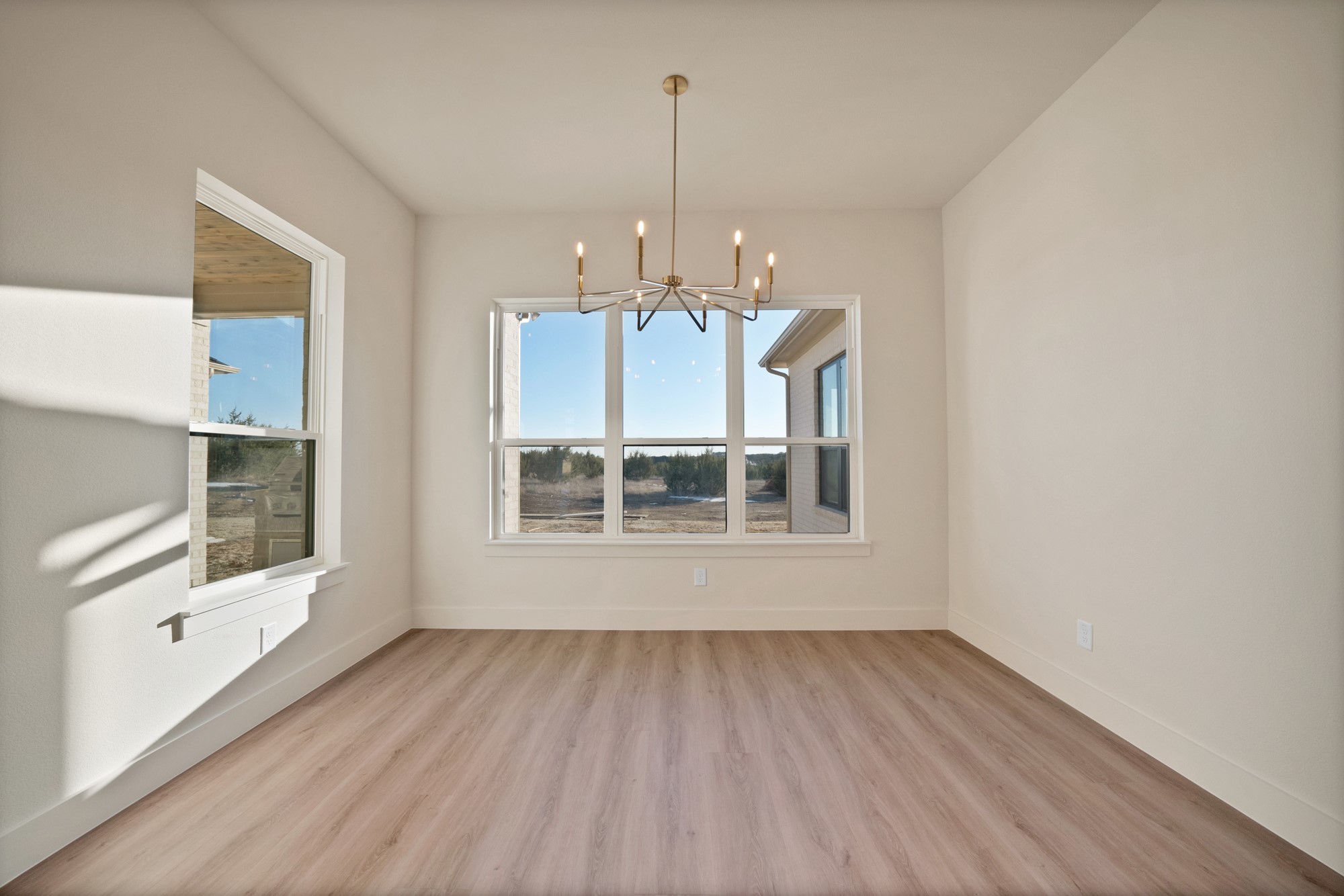 1008 Eagles Bluff Drive