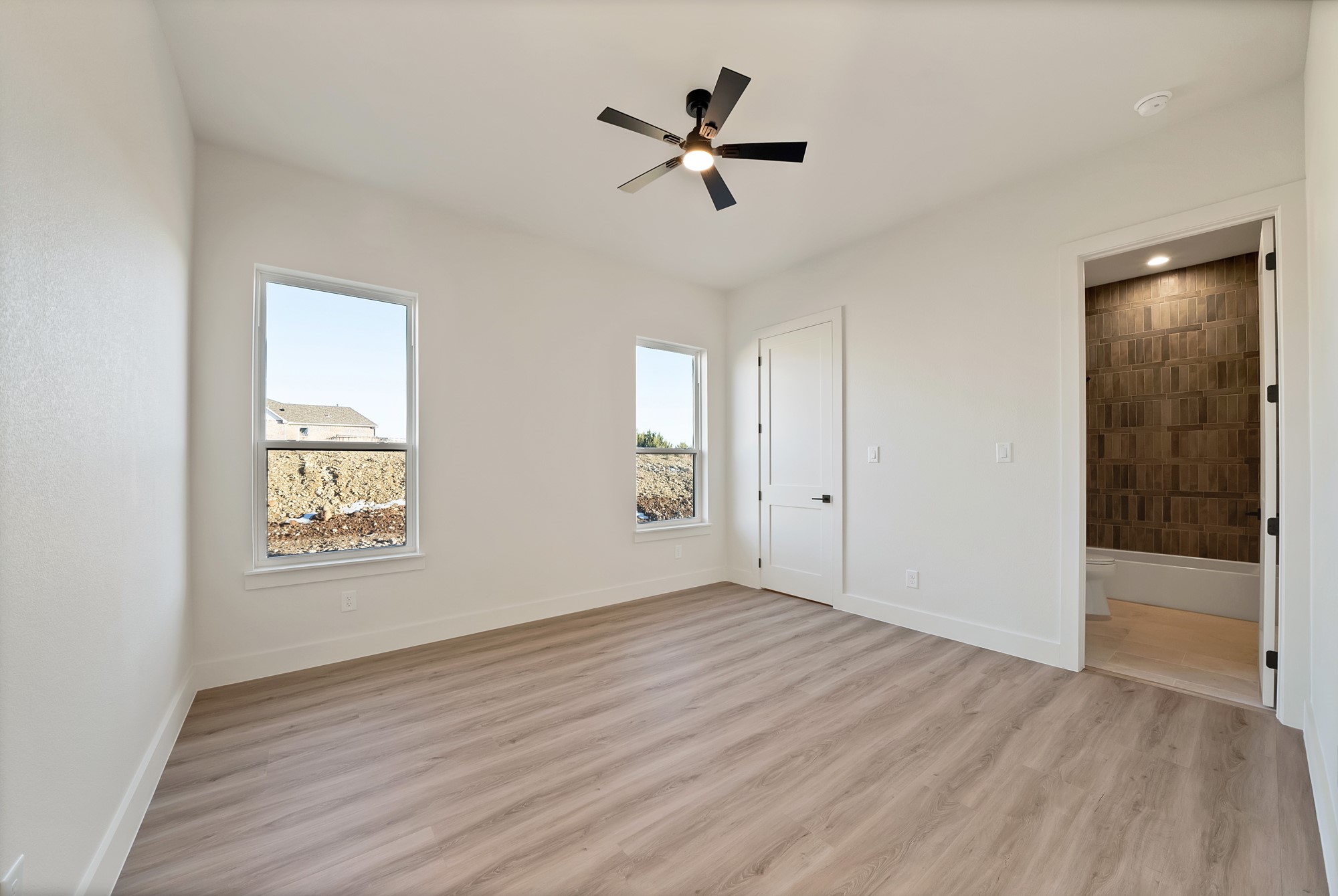 1008 Eagles Bluff Drive