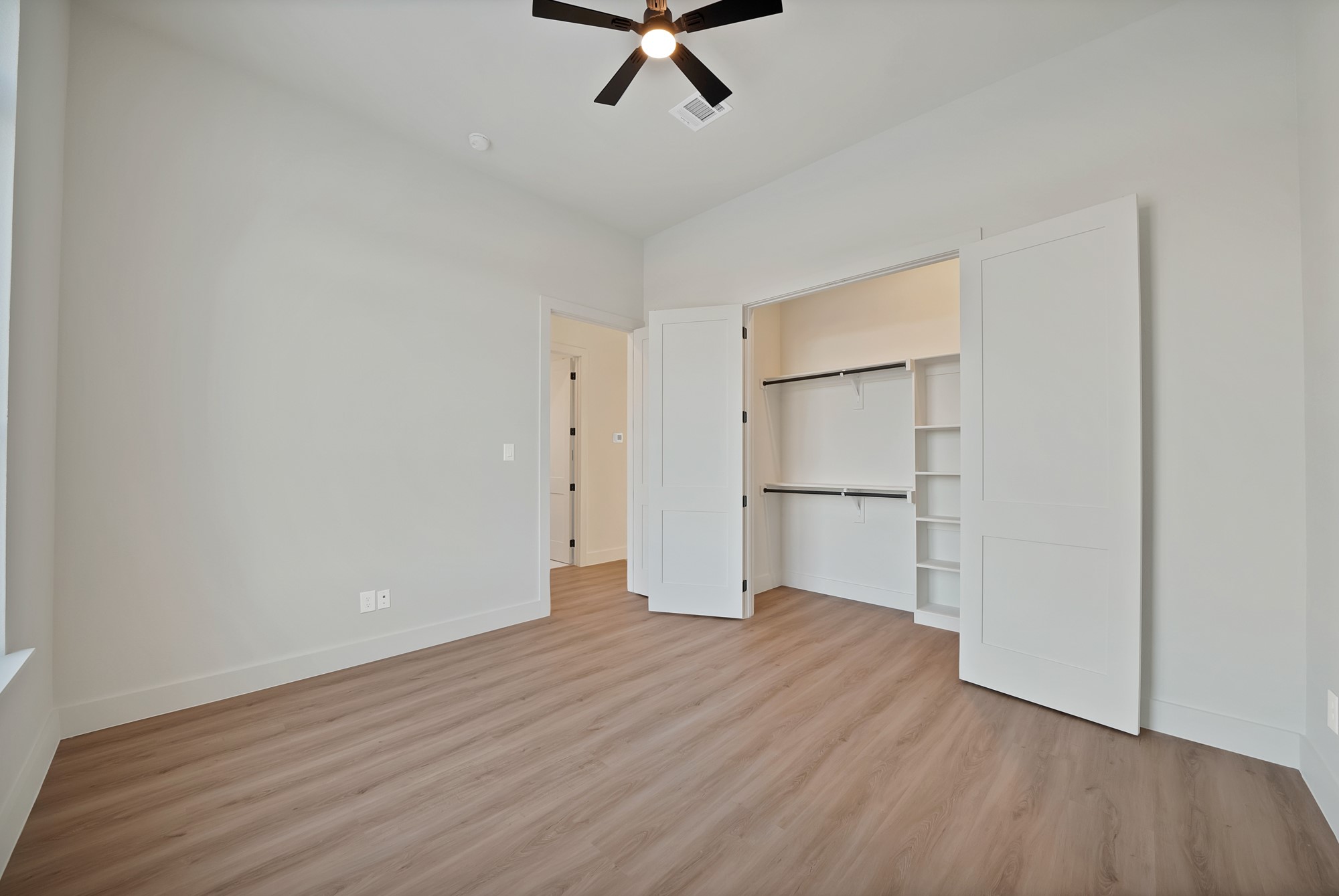 1008 Eagles Bluff Drive