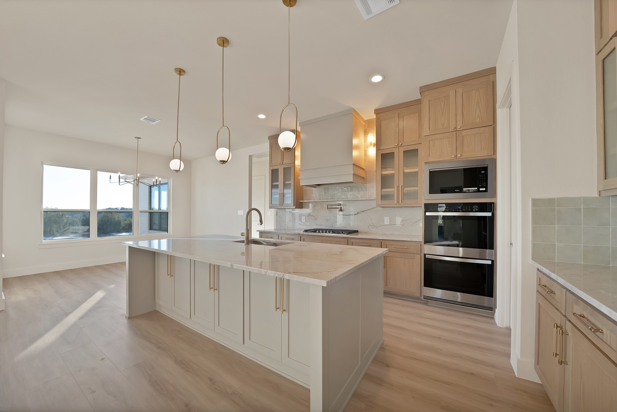 1008 Eagles Bluff Drive