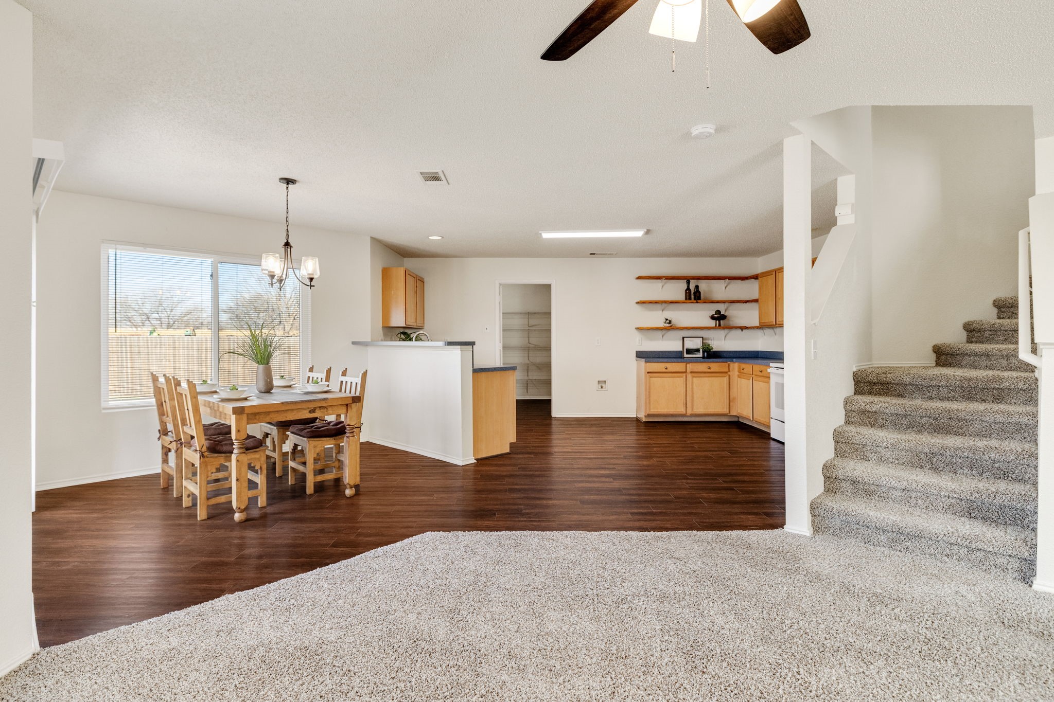 904 Canary Drive