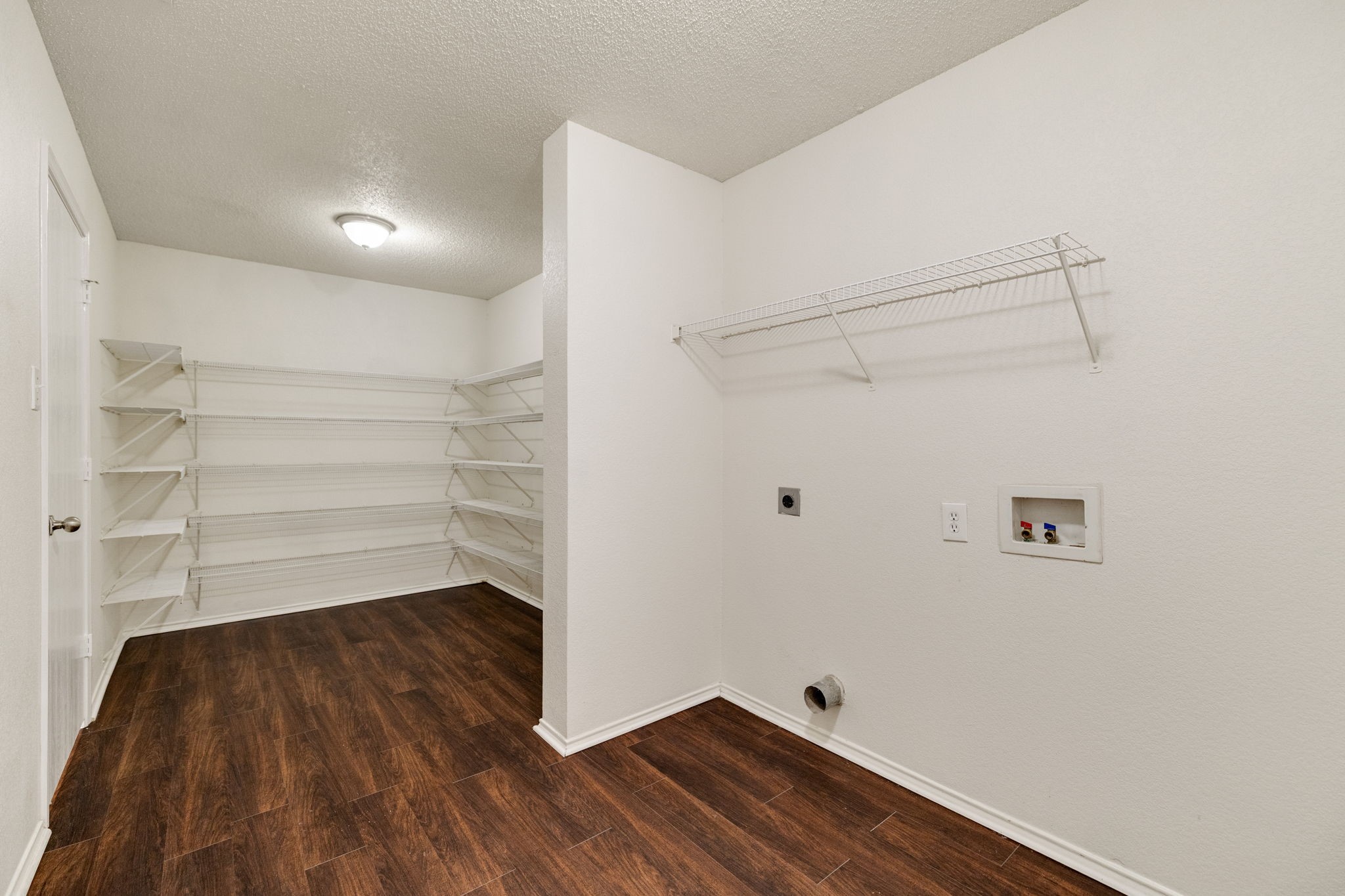 904 Canary Drive