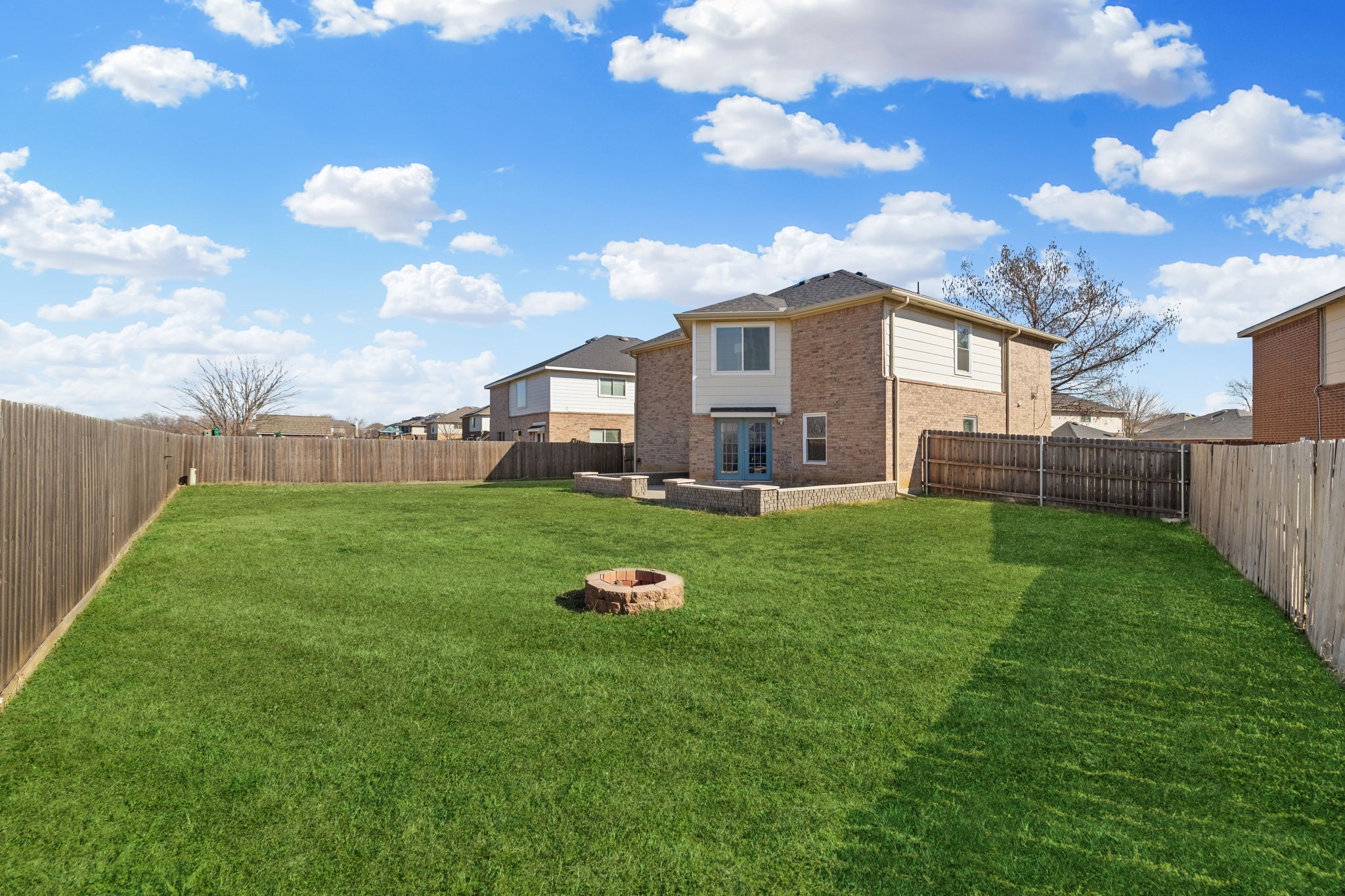 904 Canary Drive