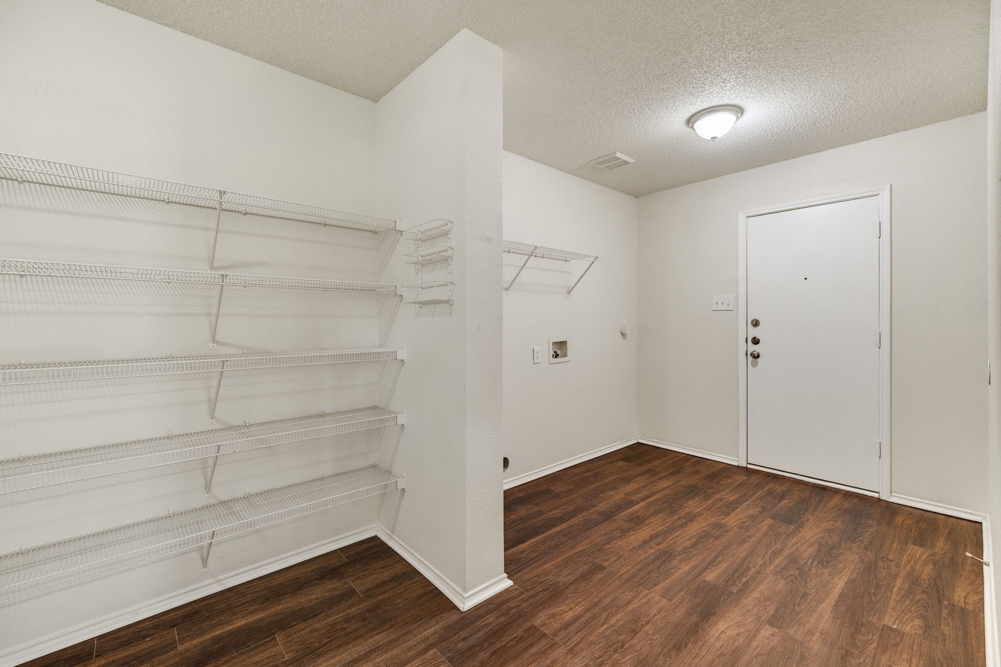 904 Canary Drive