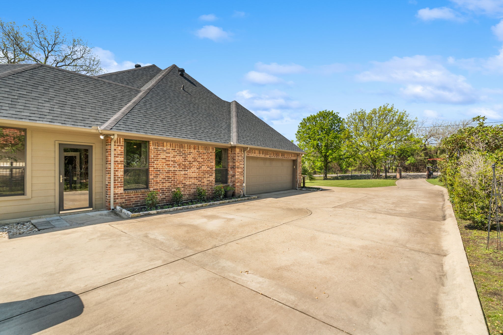 106 E Fork Road