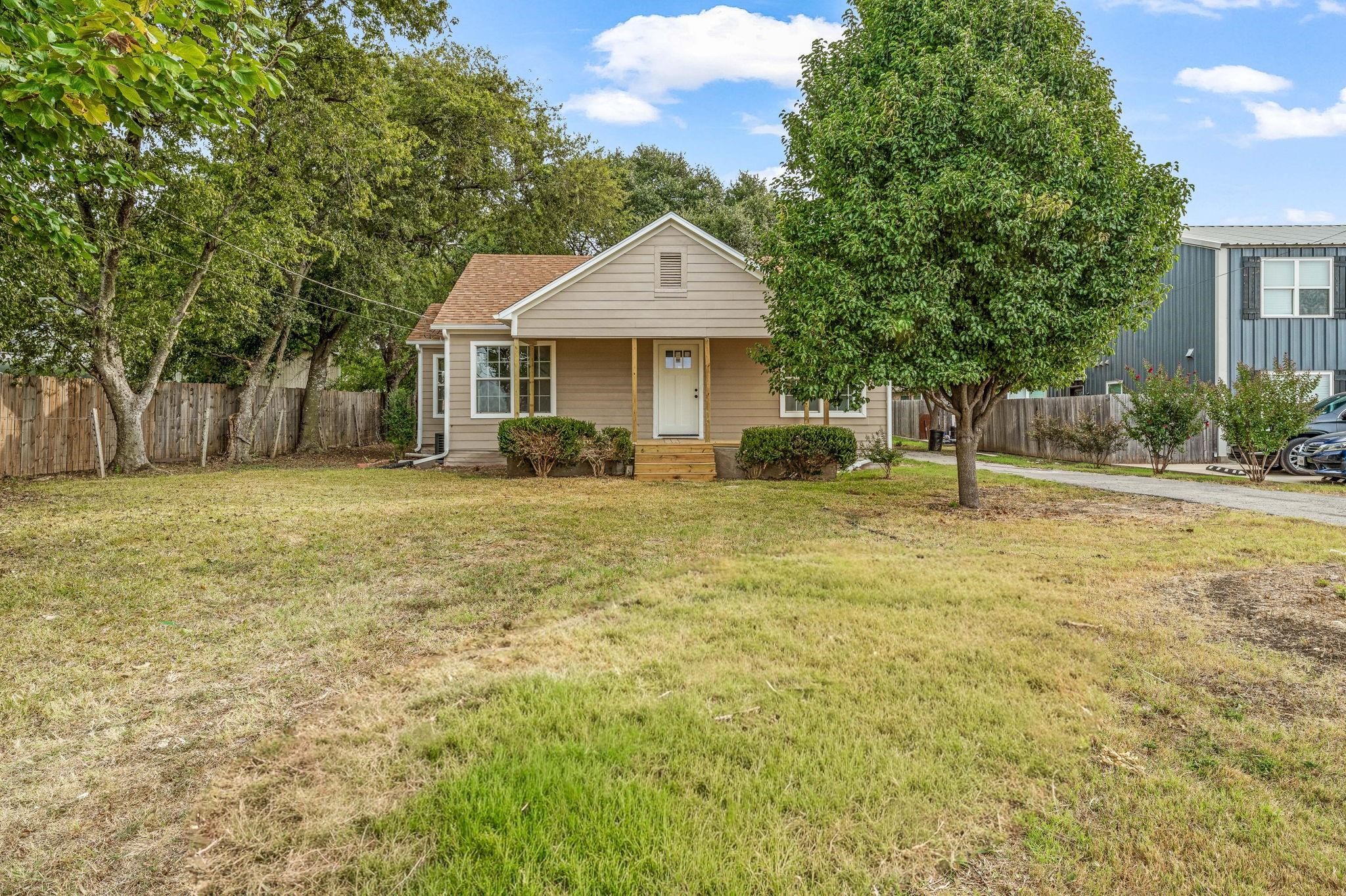 304 W Railroad Avenue