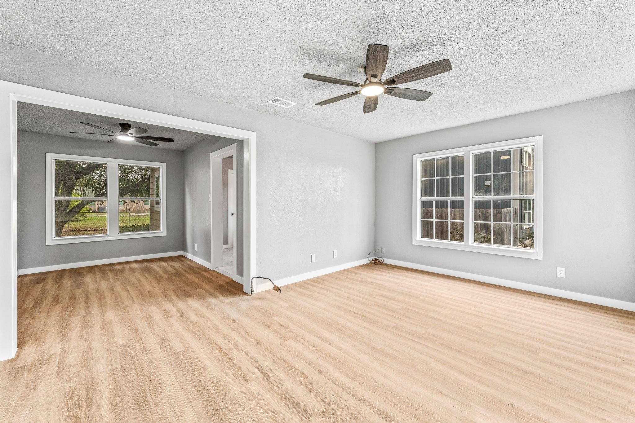 304 W Railroad Avenue