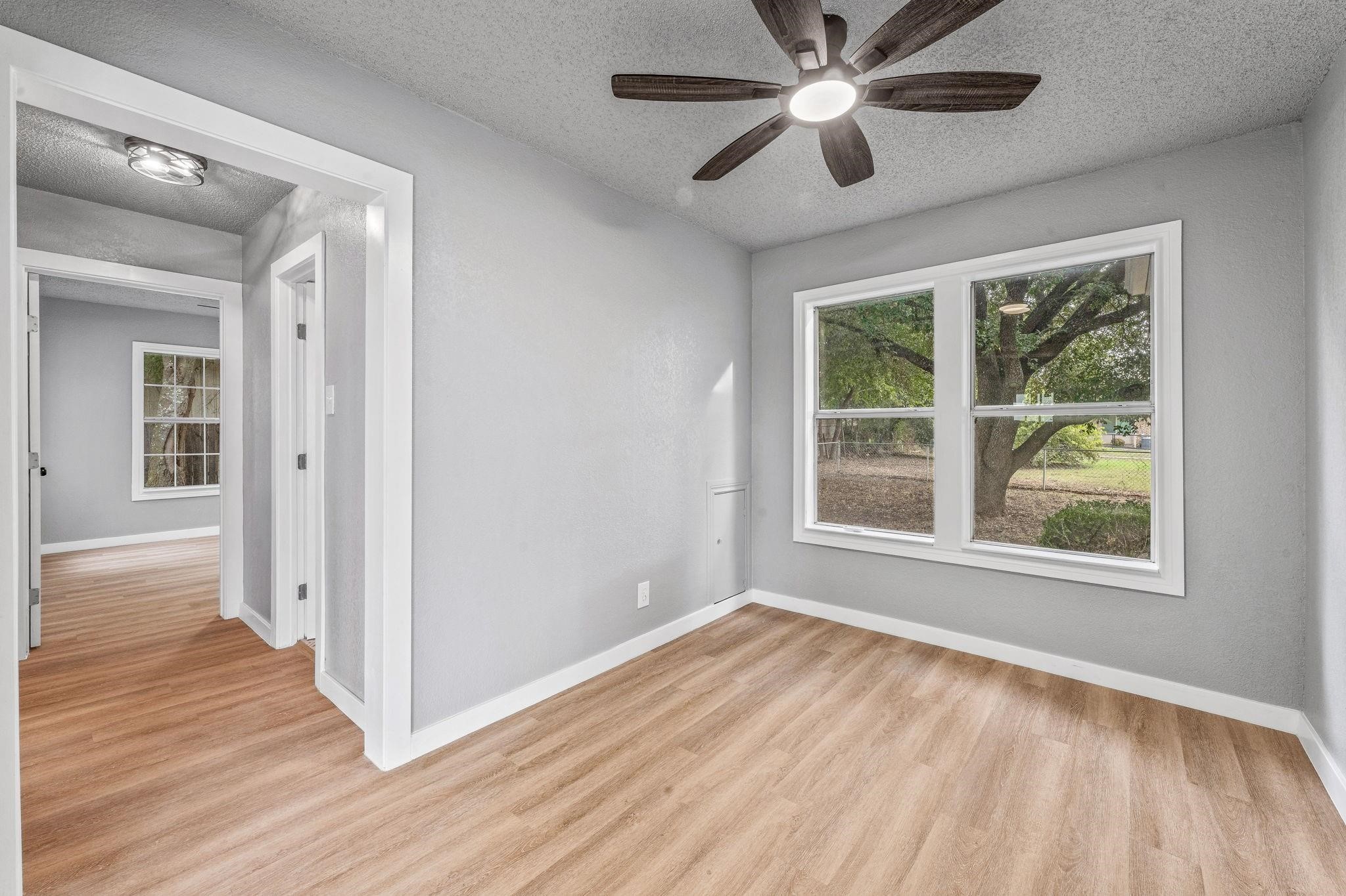 304 W Railroad Avenue