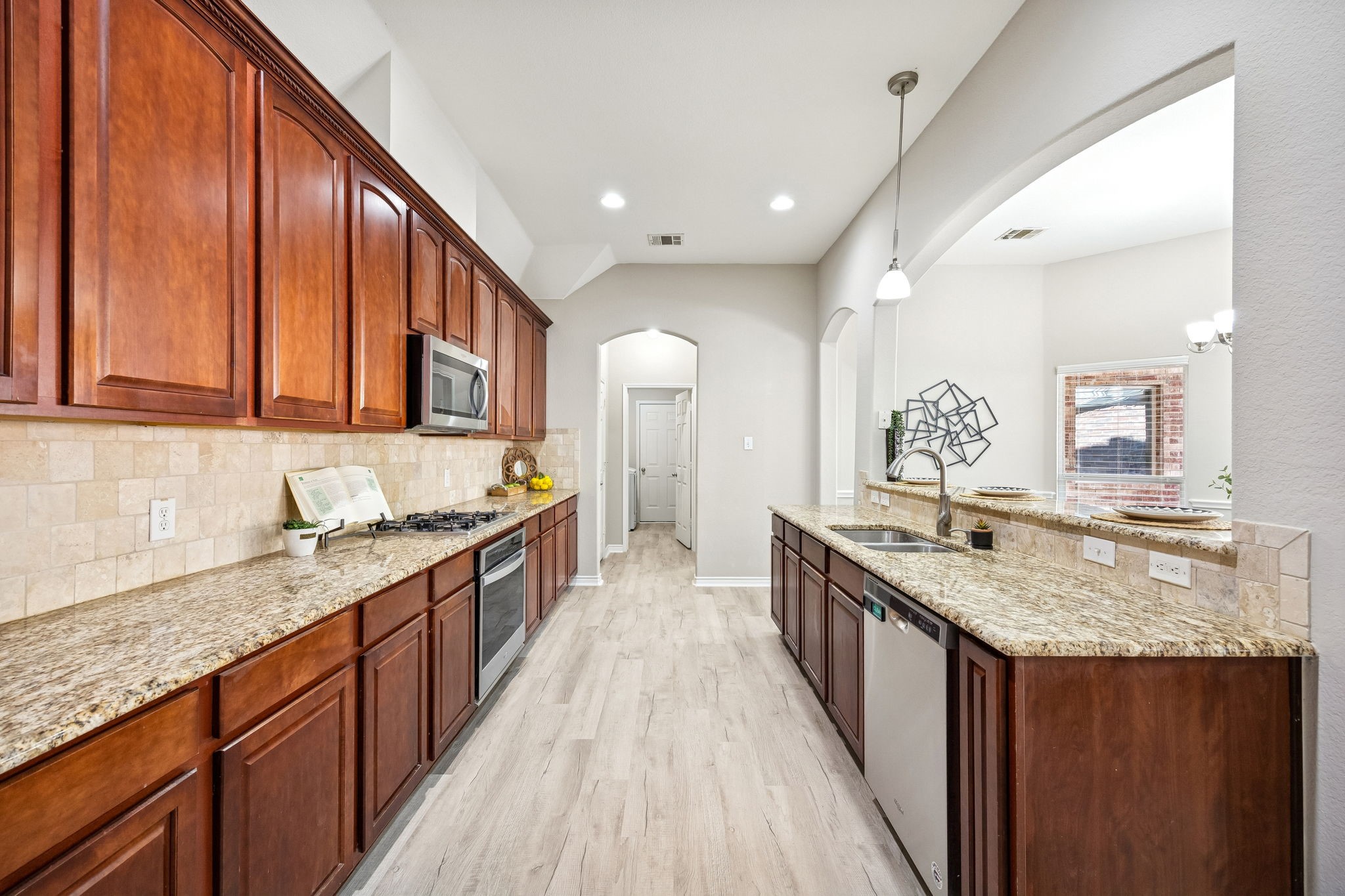 7495 Saint Stephens Square