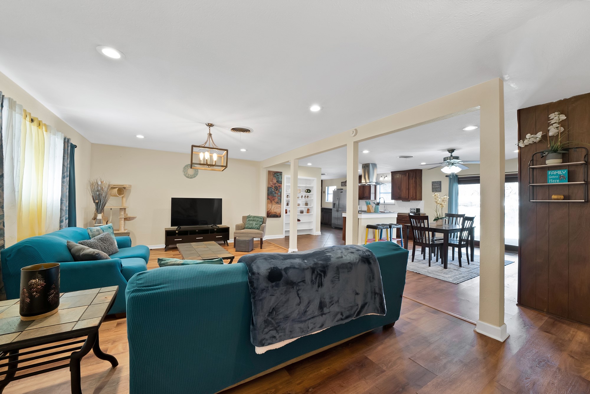 7013 Meadowbrook Drive