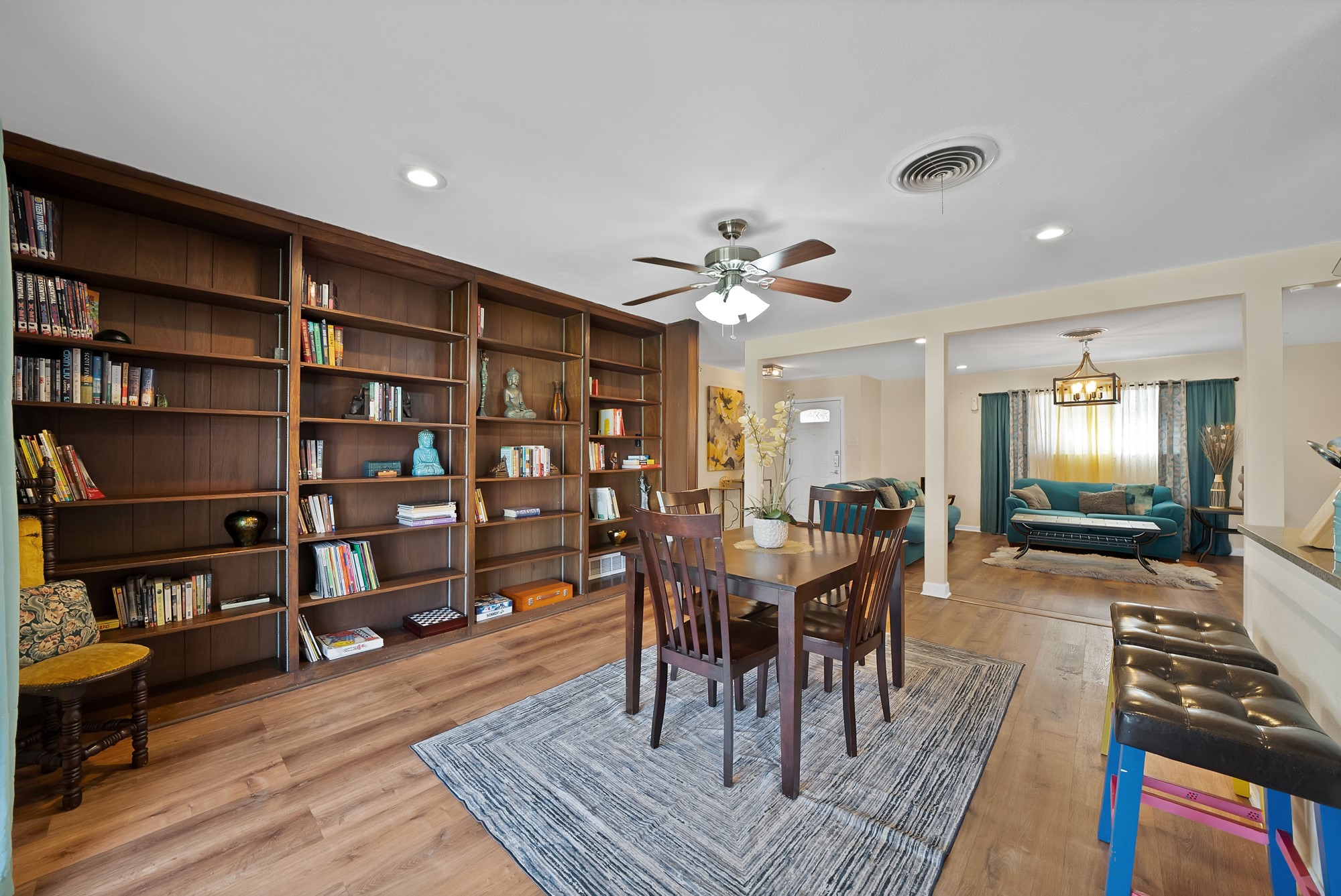 7013 Meadowbrook Drive