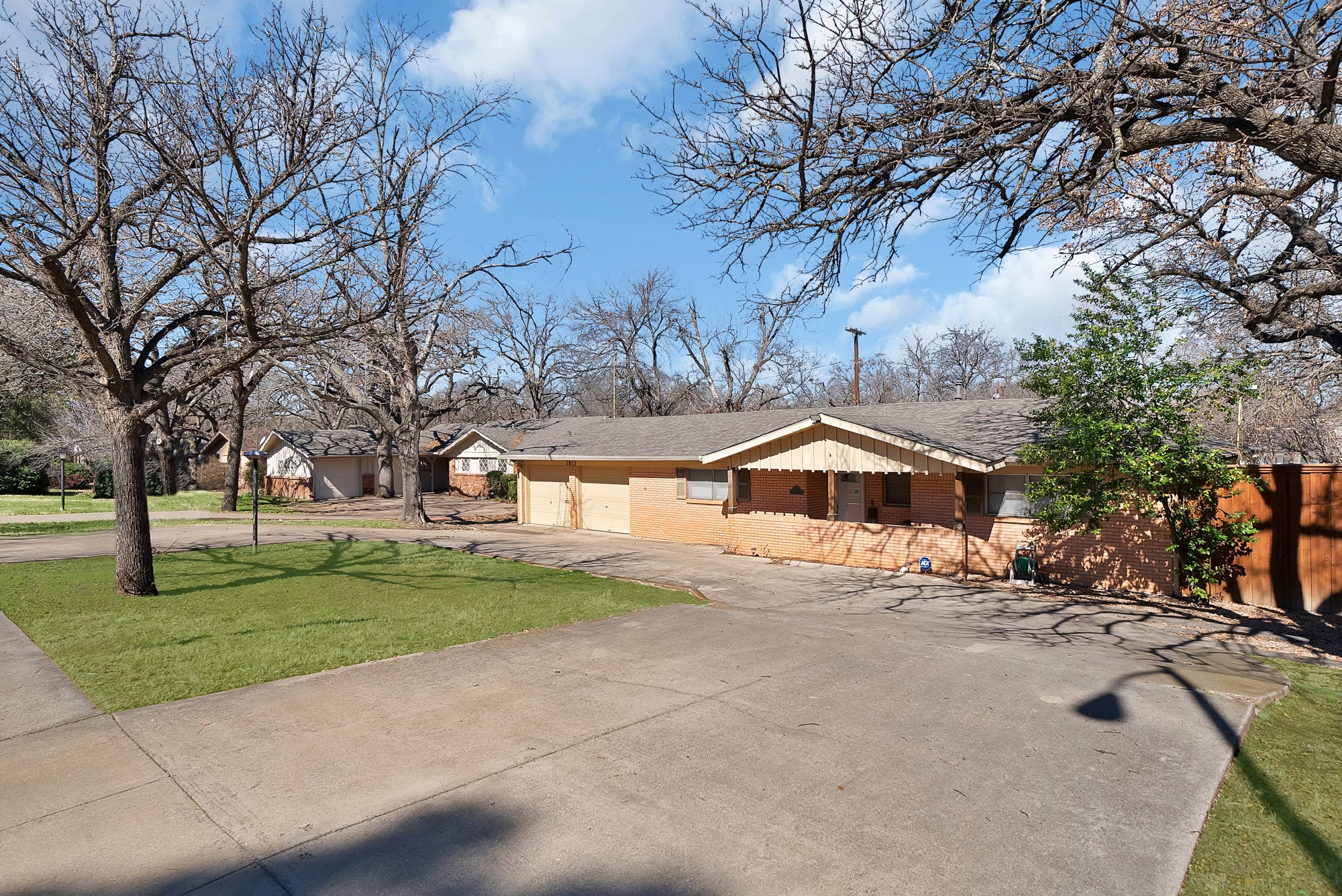 7013 Meadowbrook Drive