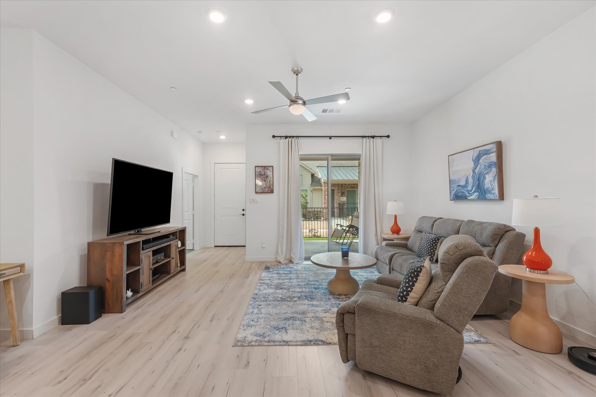 2833 Applewood Way