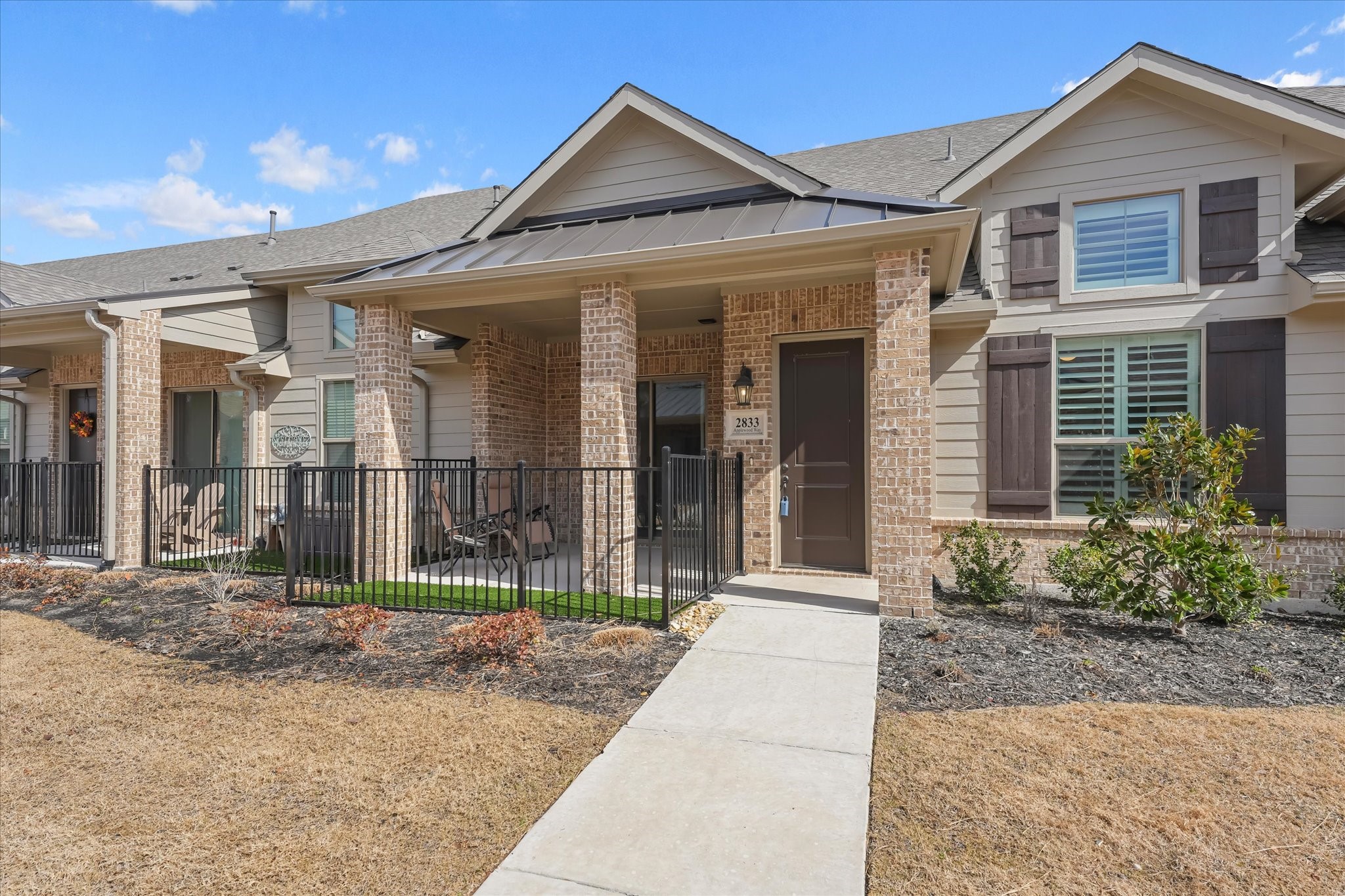 2833 Applewood Way