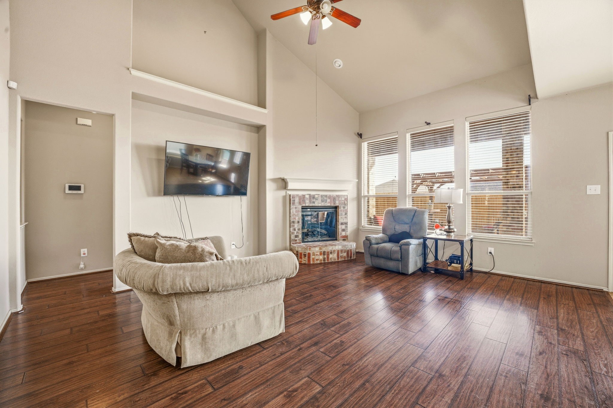 409 Crown Oaks Drive