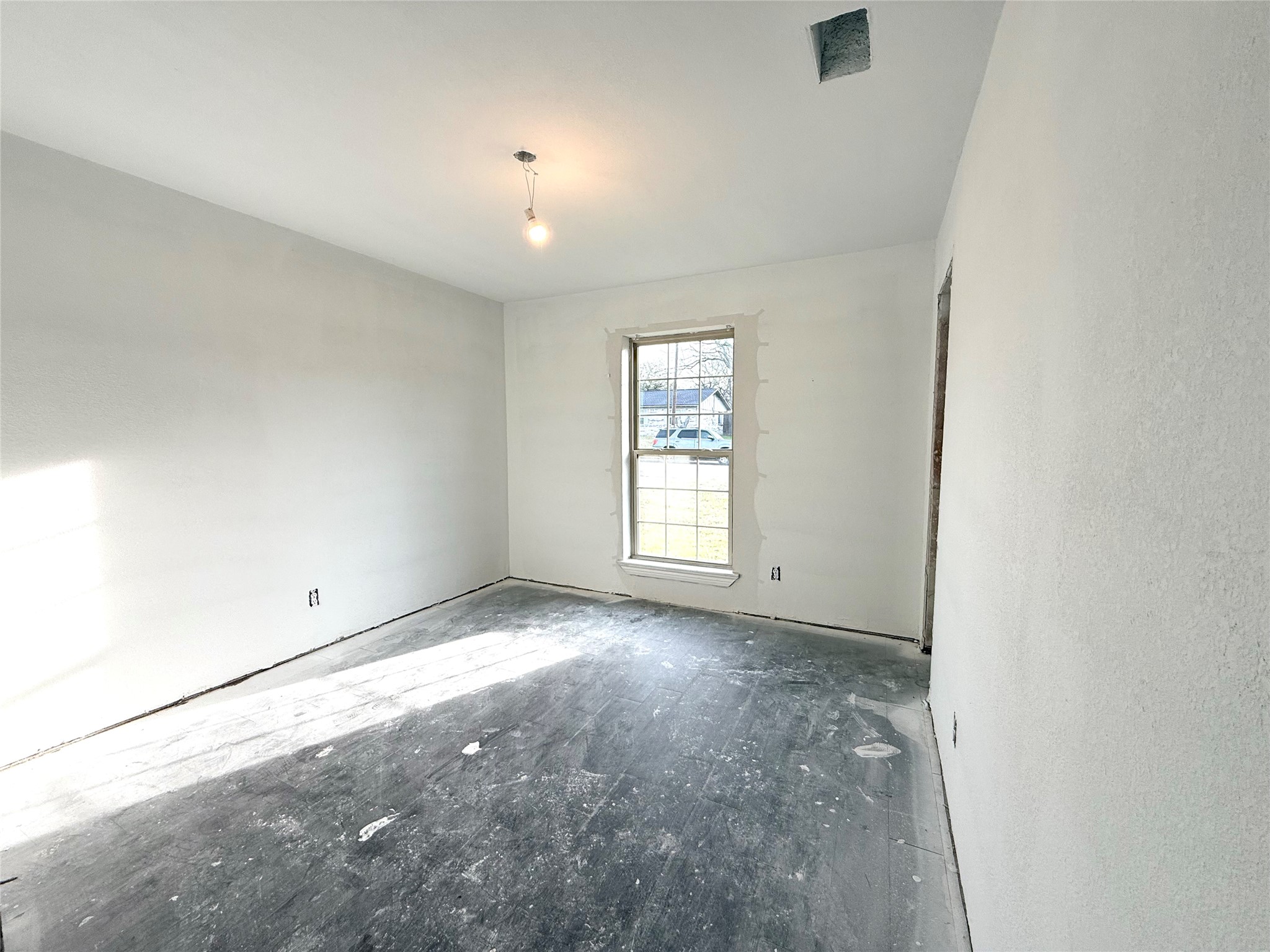 1222 Saturn Drive