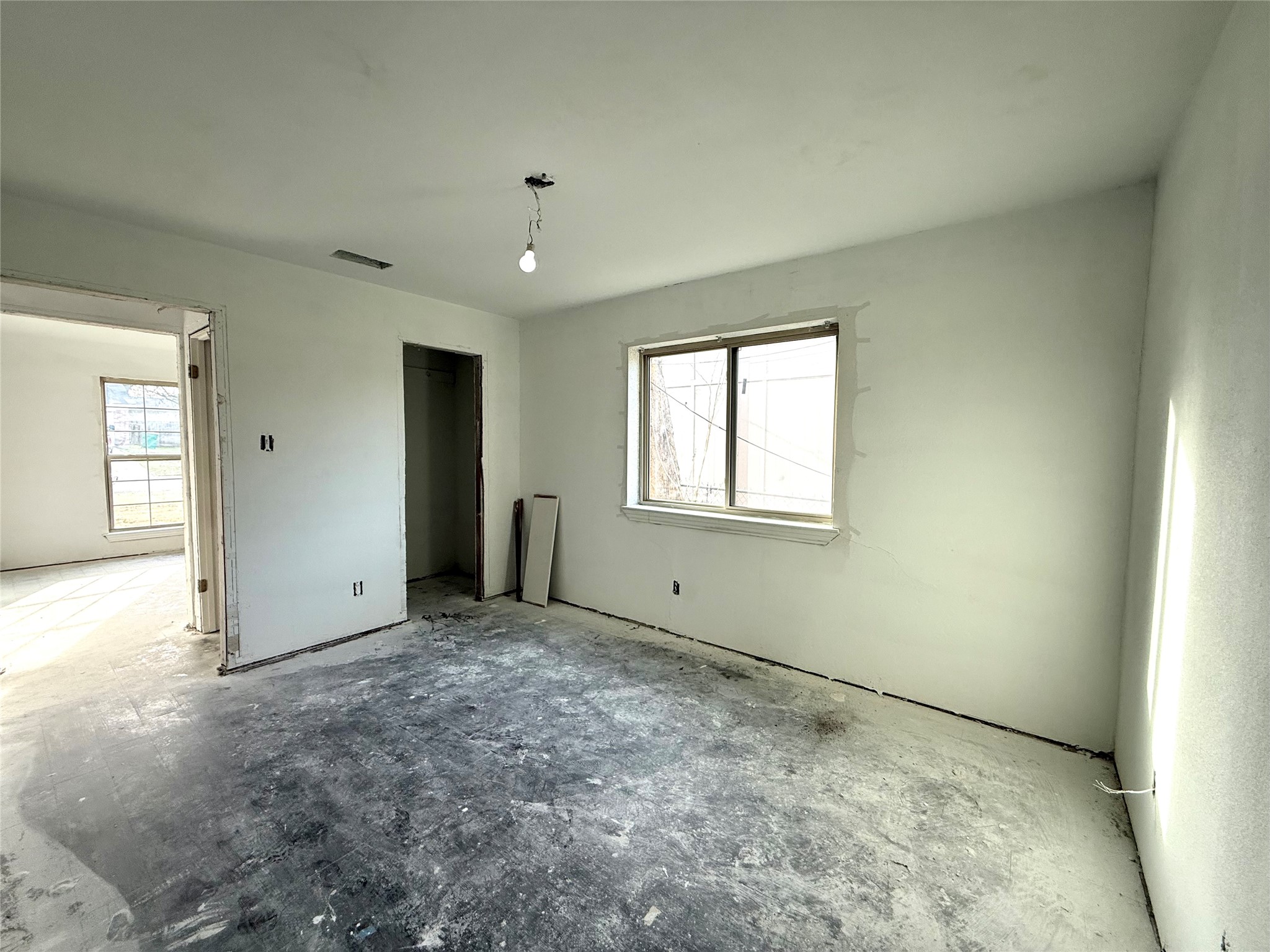 1222 Saturn Drive