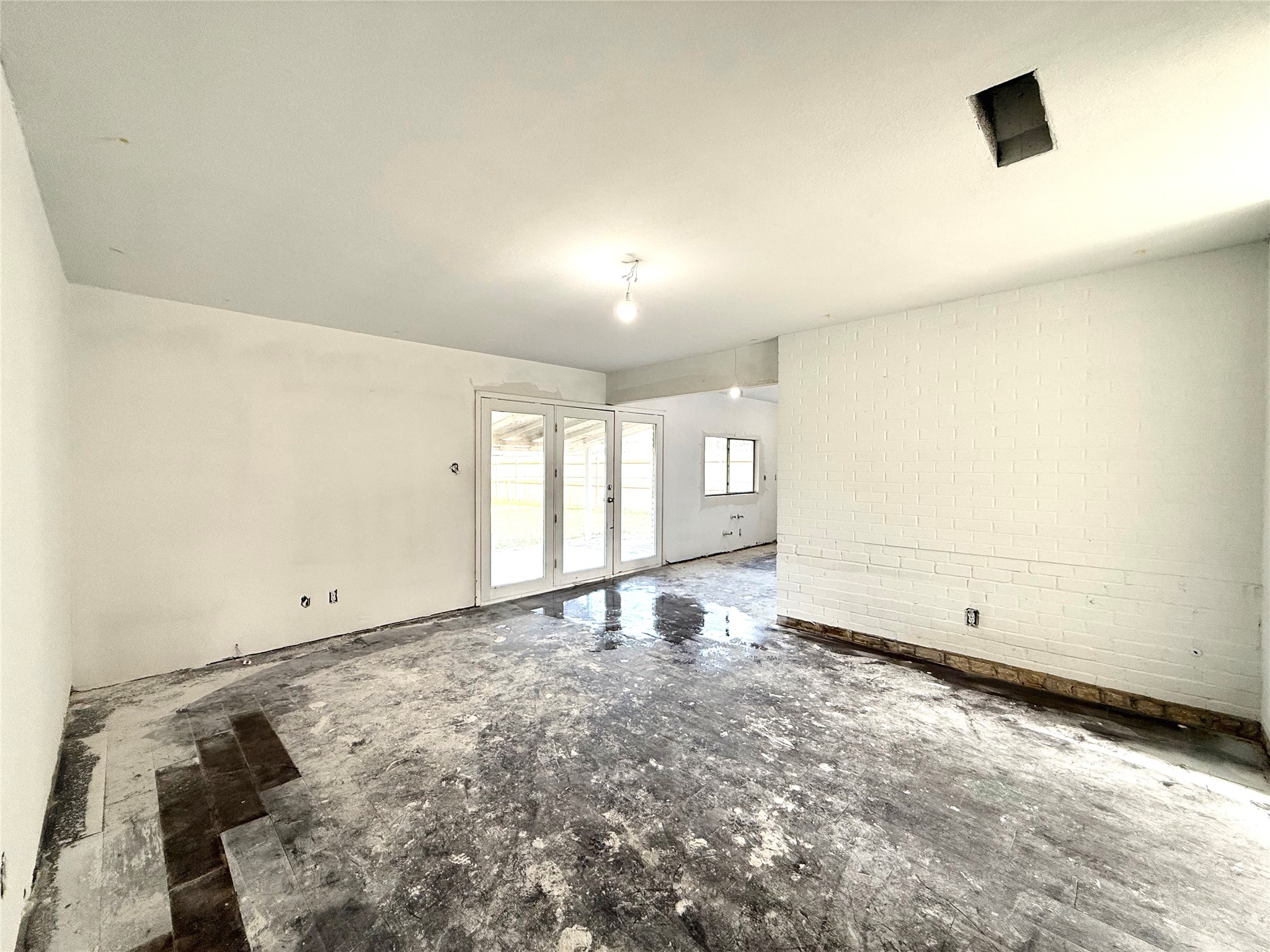 1222 Saturn Drive