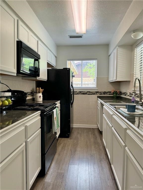 1725 Peach Tree Court